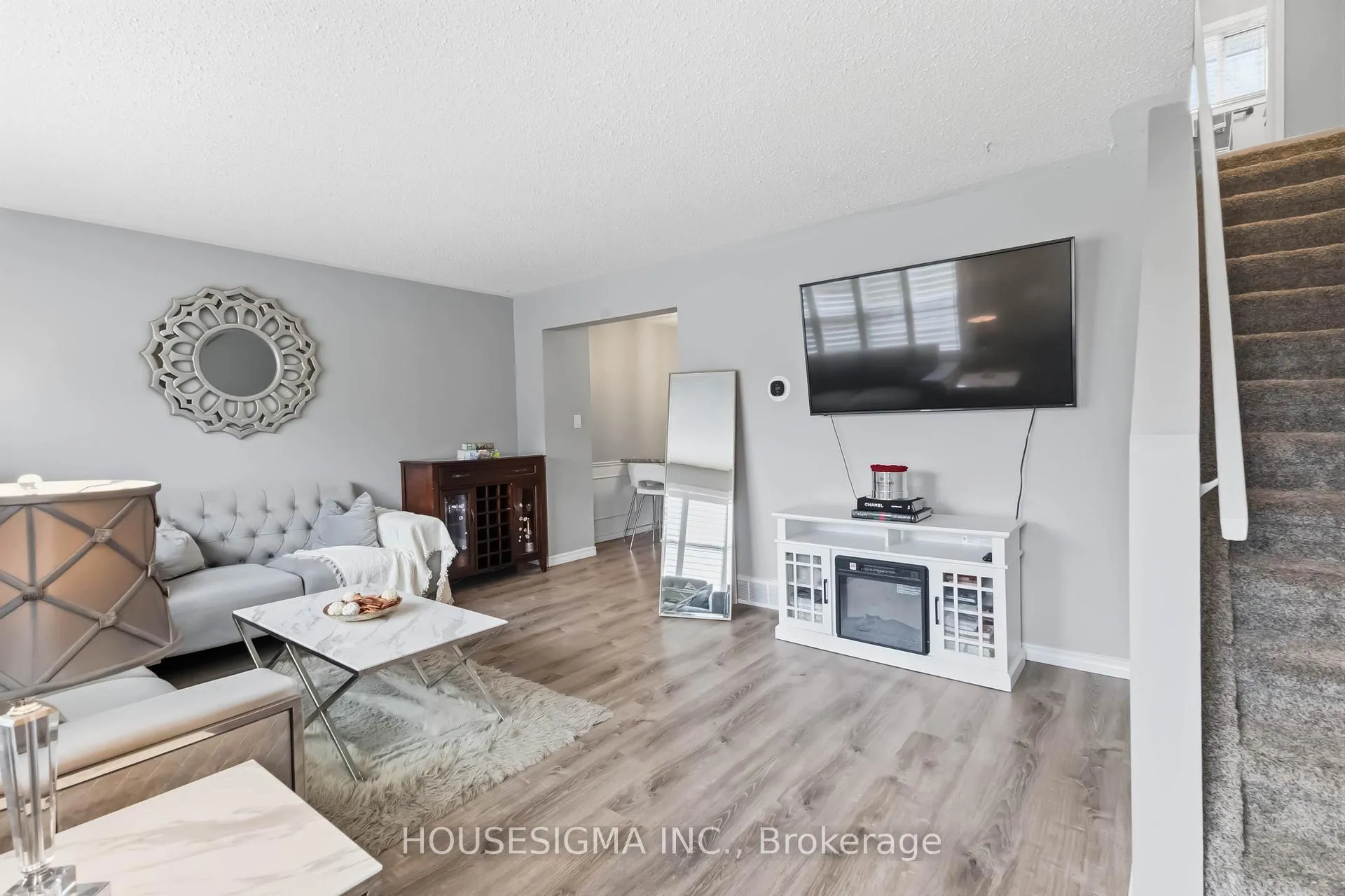 Photo 4 of 861 Dearness Drive, London, South Y — HOMEH