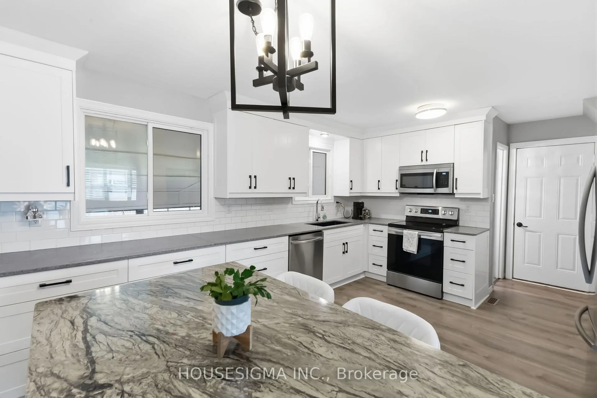 Photo 9 of 861 Dearness Drive, London, South Y — HOMEH