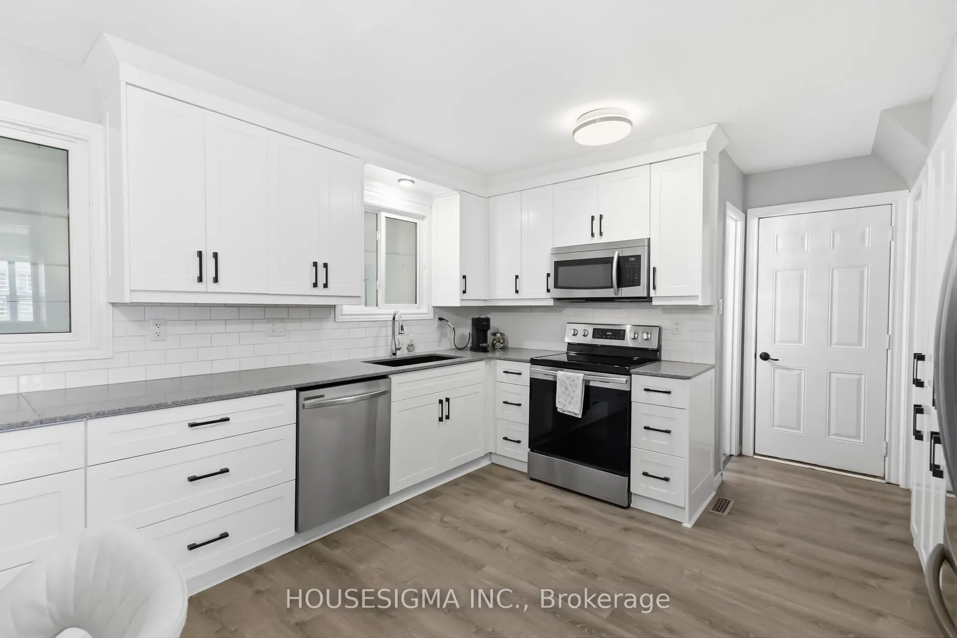 Photo 12 of 861 Dearness Drive, London, South Y — HOMEH