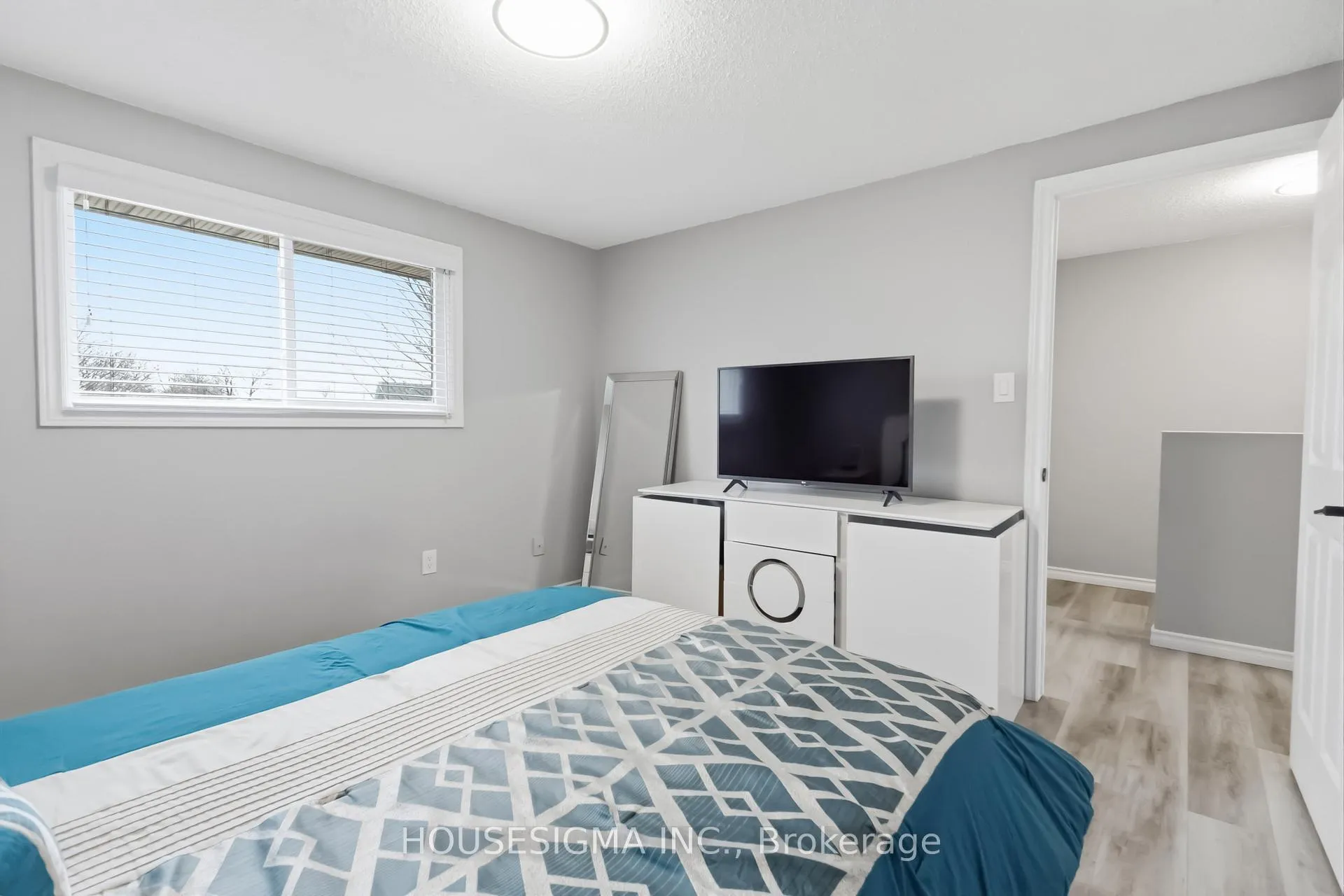 Photo 23 of 861 Dearness Drive, London, South Y — HOMEH