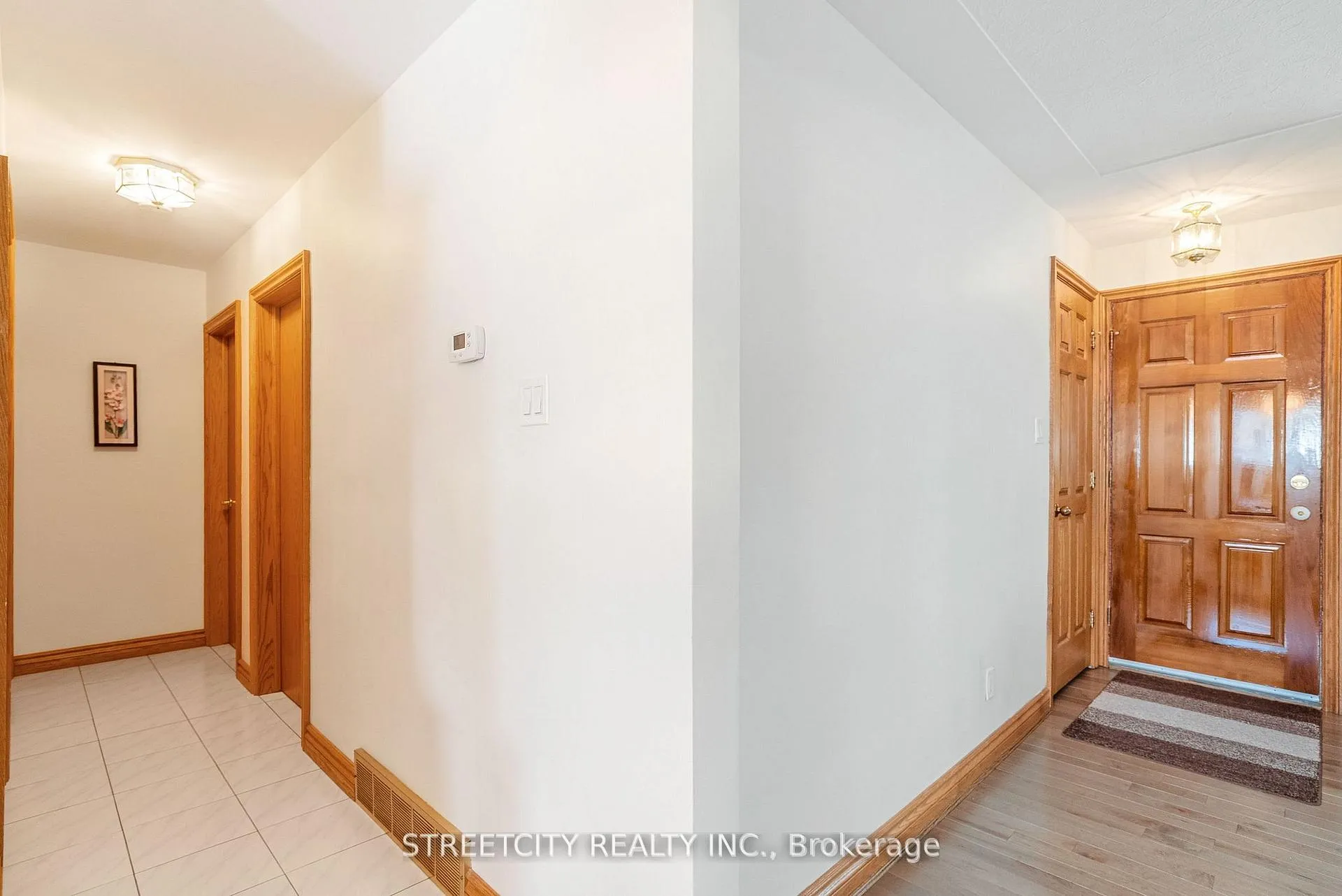 Photo 9 of 306 Burlington Crescent, London, South J — HOMEH
