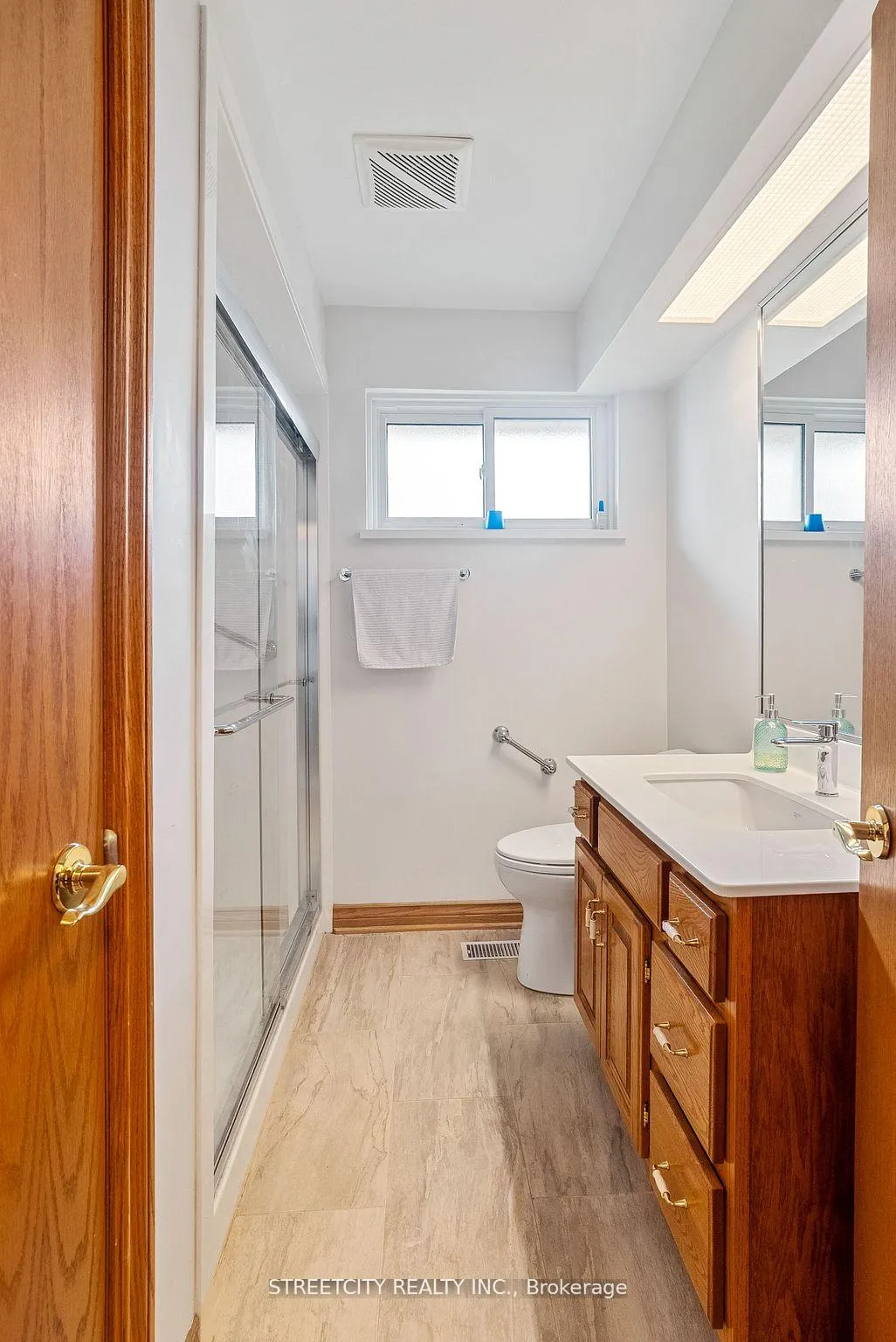Photo 12 of 306 Burlington Crescent, London, South J — HOMEH