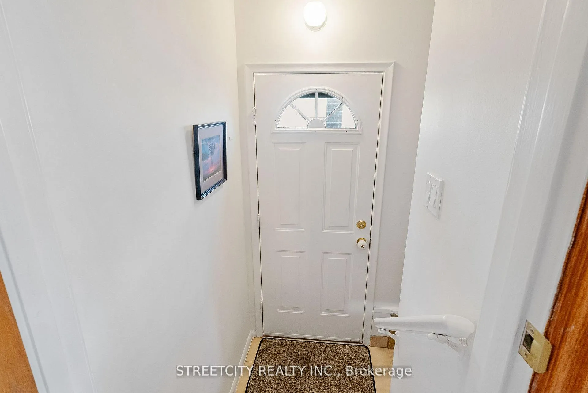 Photo 25 of 306 Burlington Crescent, London, South J — HOMEH