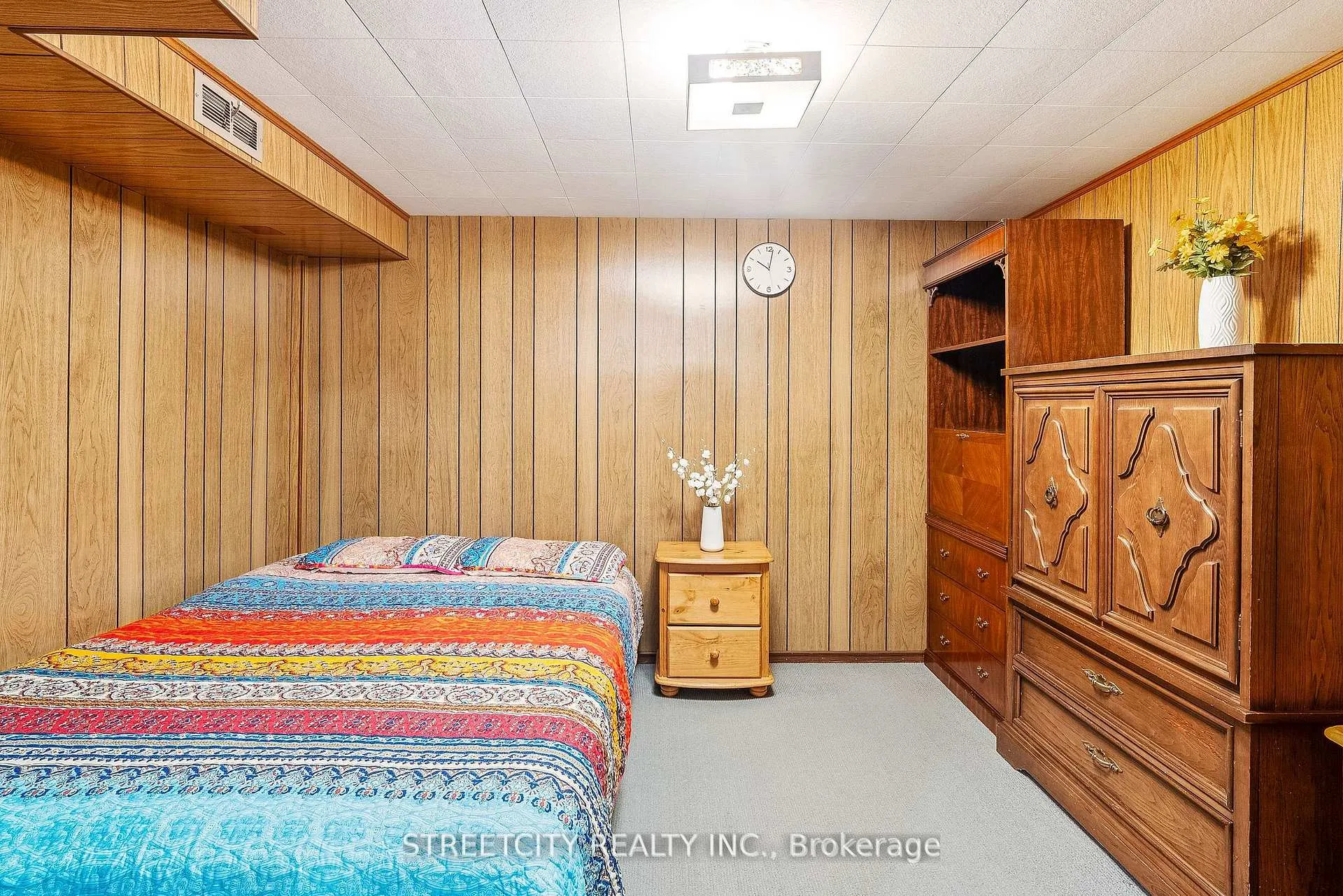 Photo 34 of 306 Burlington Crescent, London, South J — HOMEH