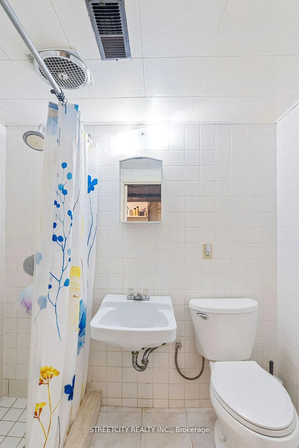 Photo 35 of 306 Burlington Crescent, London, South J — HOMEH