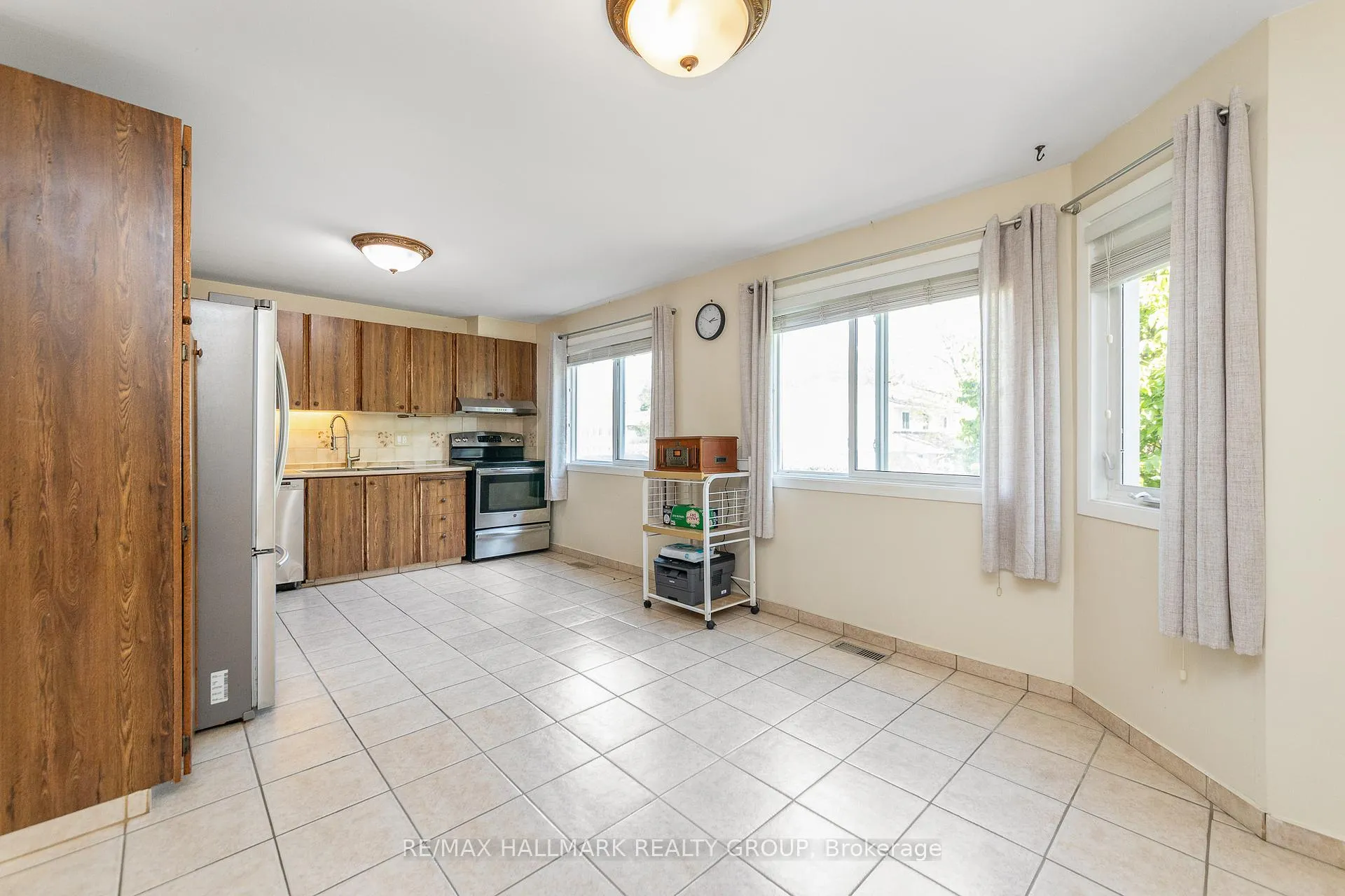Photo 13 of 6931 Du Bois Avenue, Ottawa, Convent Glen North — HOMEH