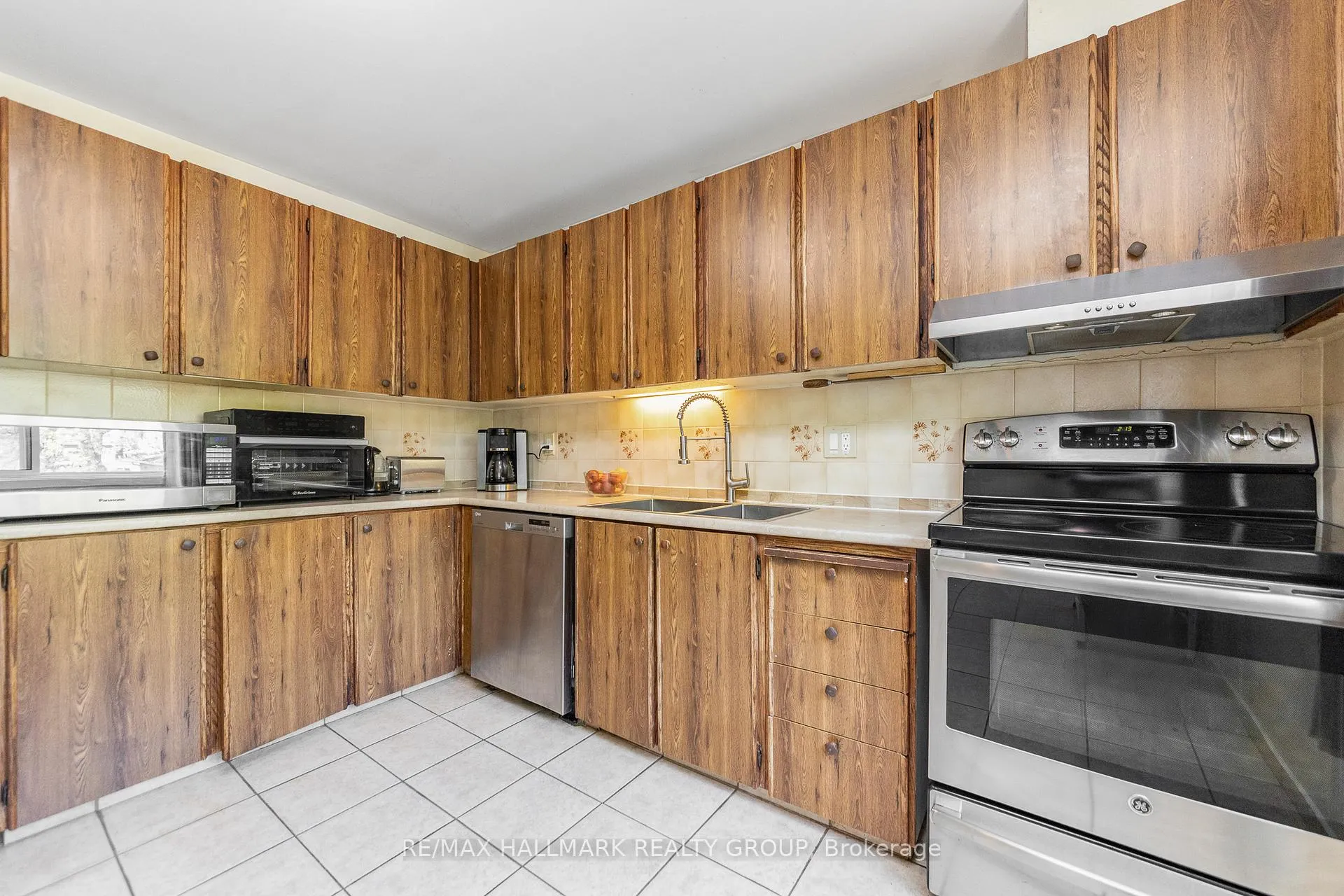 Photo 17 of 6931 Du Bois Avenue, Ottawa, Convent Glen North — HOMEH