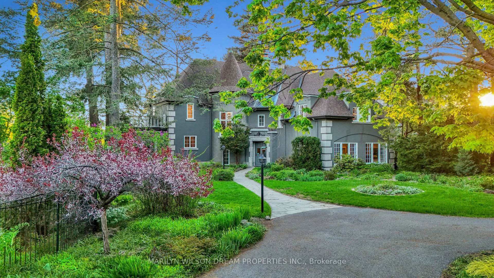 Photo 3 of 2 Lakeview Terrace, Ottawa, Dows Lake — HOMEH