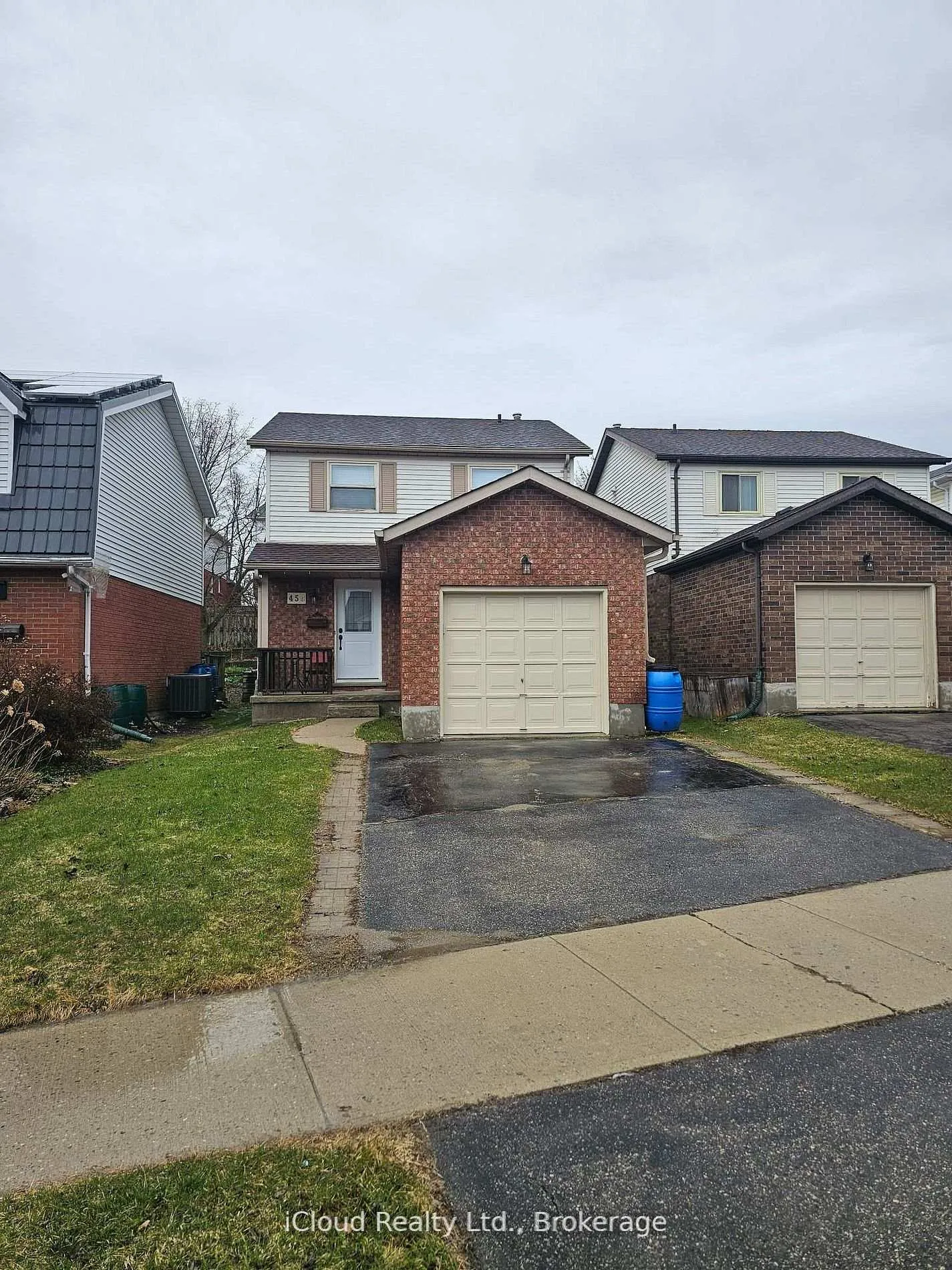 Photo 2 of 458 Misty Crescent, Kitchener — HOMEH