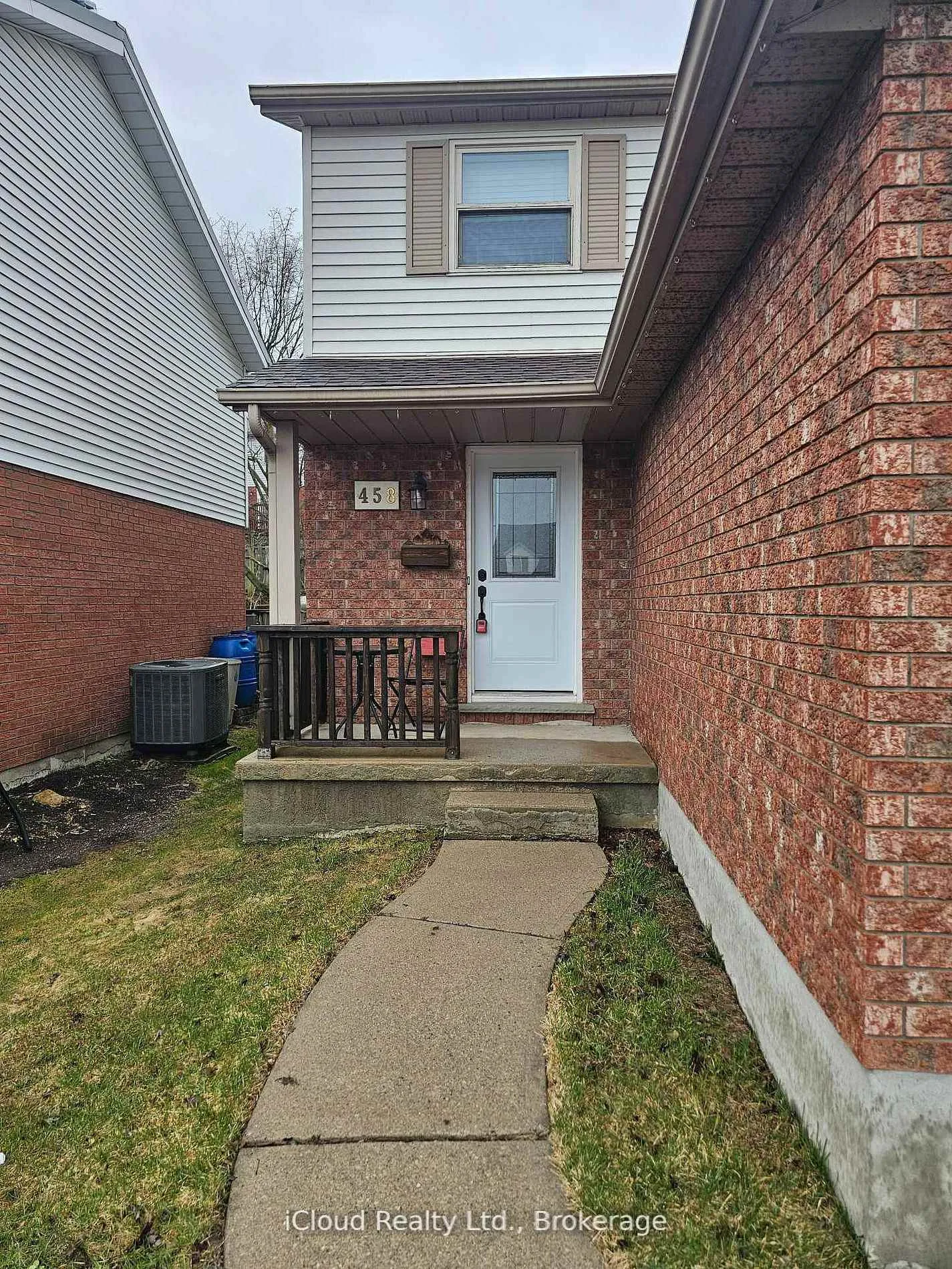 Photo 3 of 458 Misty Crescent, Kitchener — HOMEH
