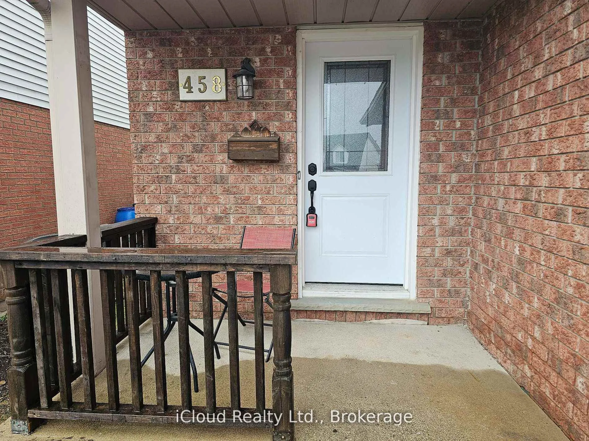 Photo 4 of 458 Misty Crescent, Kitchener — HOMEH