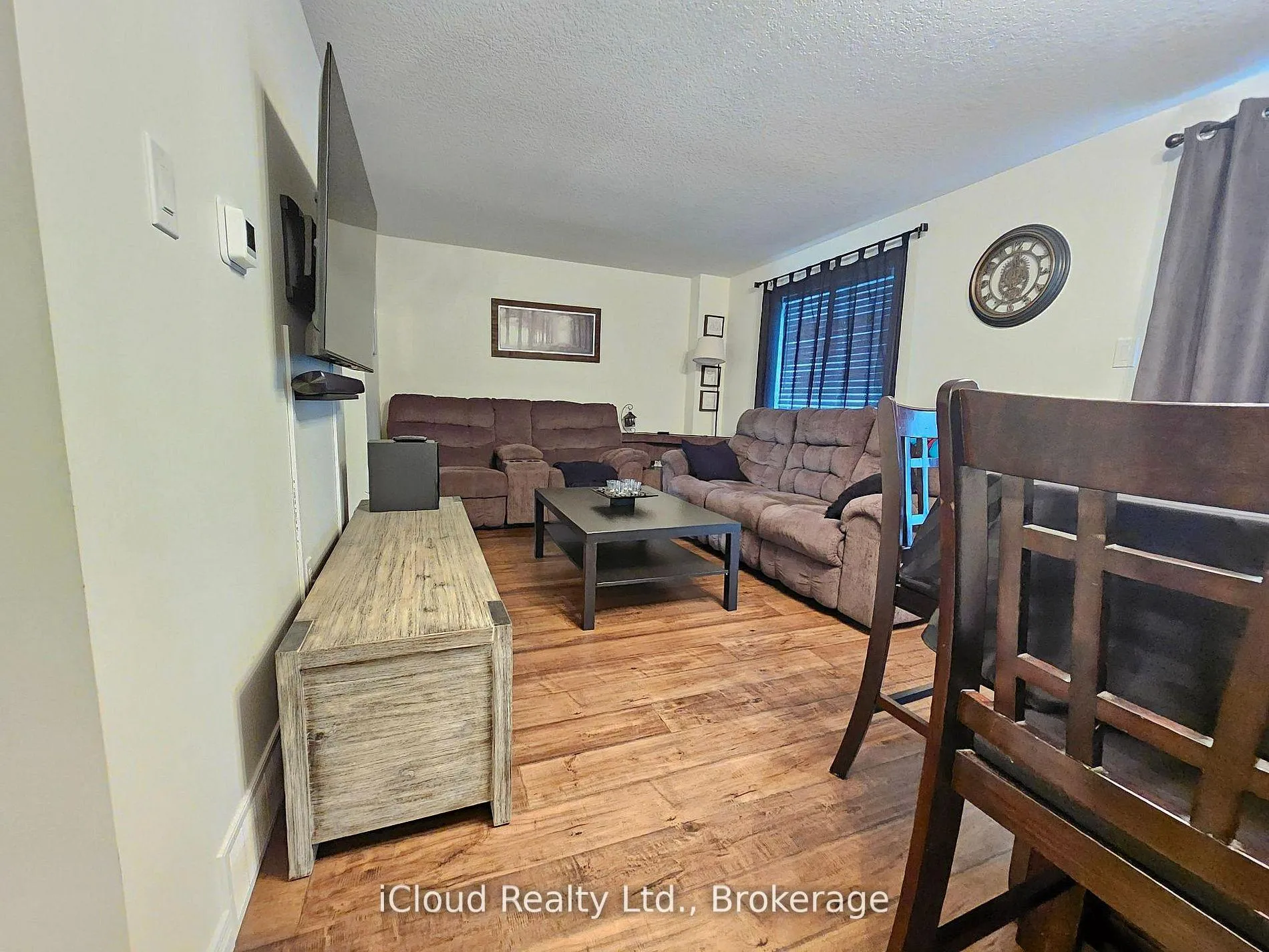 Photo 11 of 458 Misty Crescent, Kitchener — HOMEH