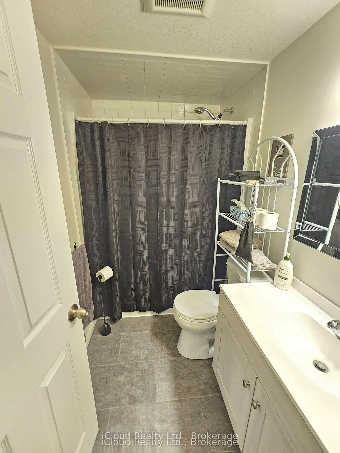 Photo 22 of 458 Misty Crescent, Kitchener — HOMEH