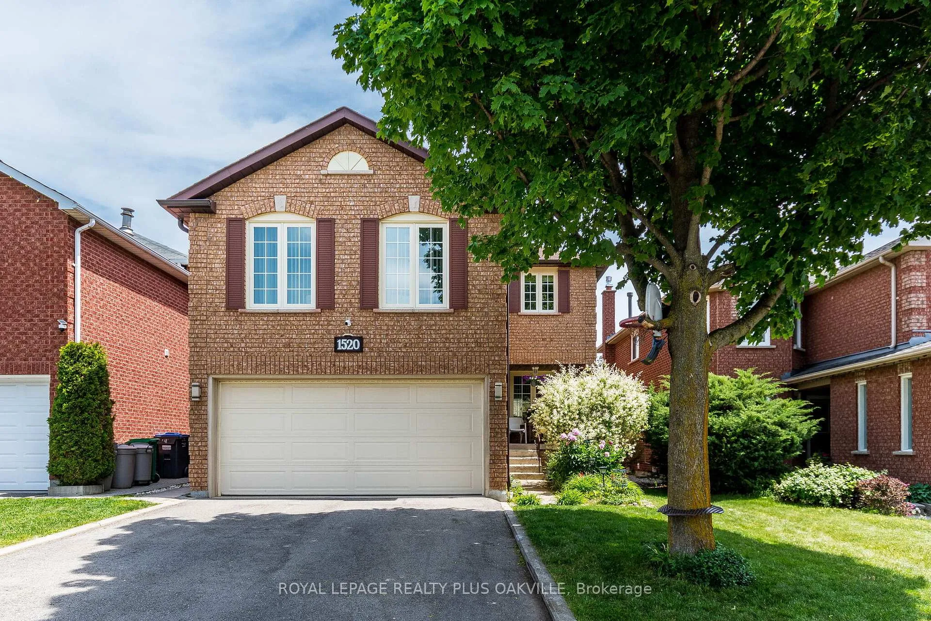 Front of 1520 Roseway Drive