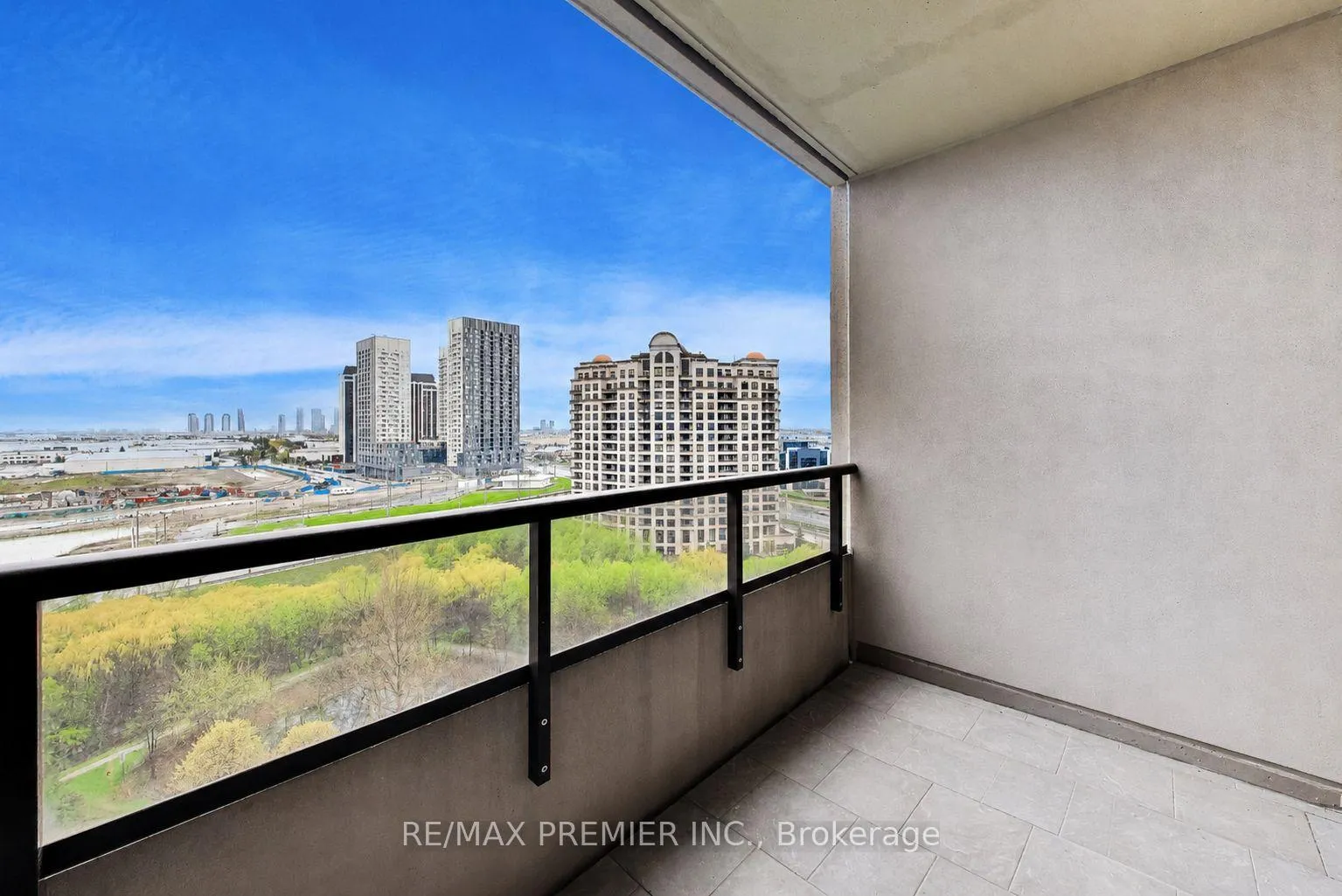 Photo 3 of Unit 1106, 9245 Jane Street, Vaughan, Maple — HOMEH