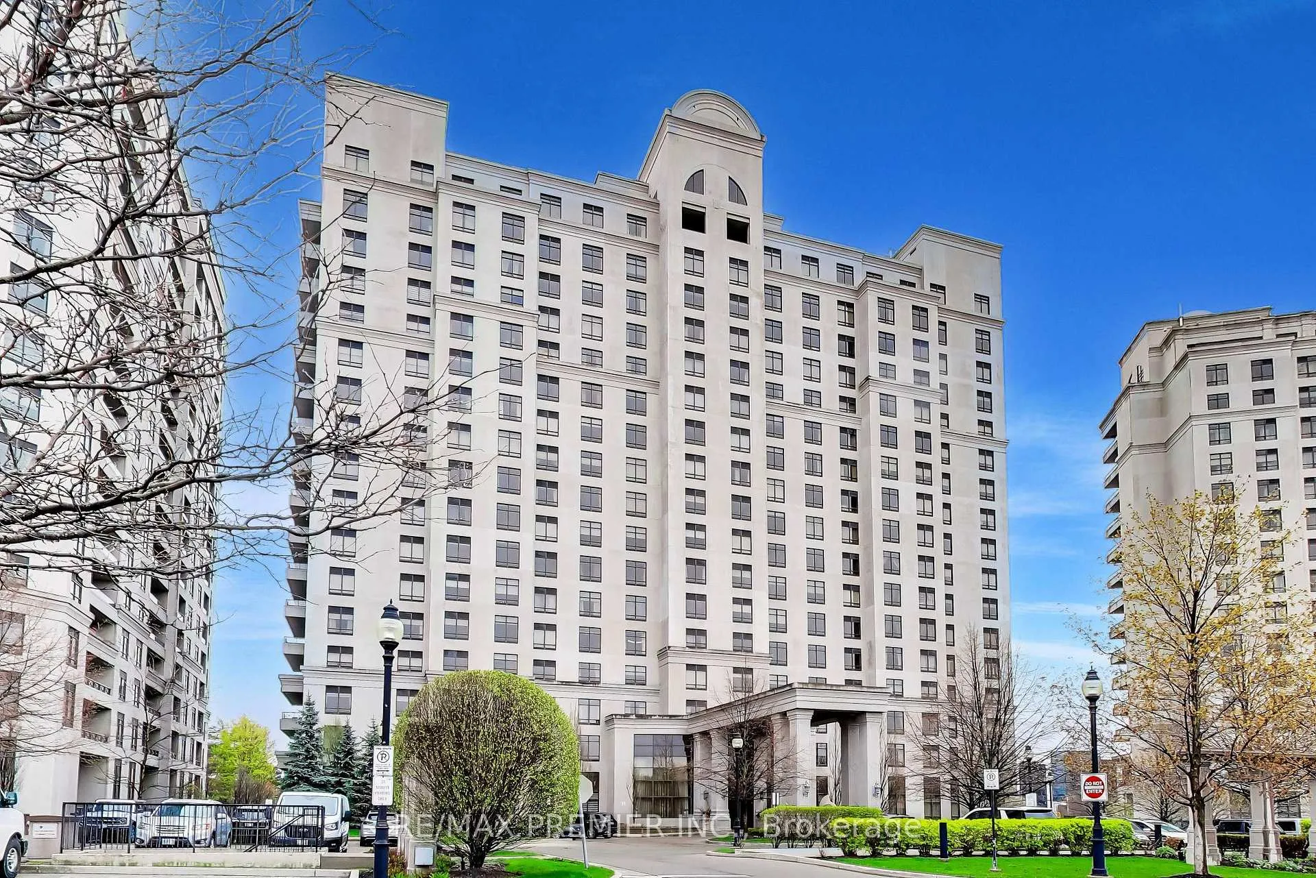 Photo 6 of Unit 1106, 9245 Jane Street, Vaughan, Maple — HOMEH