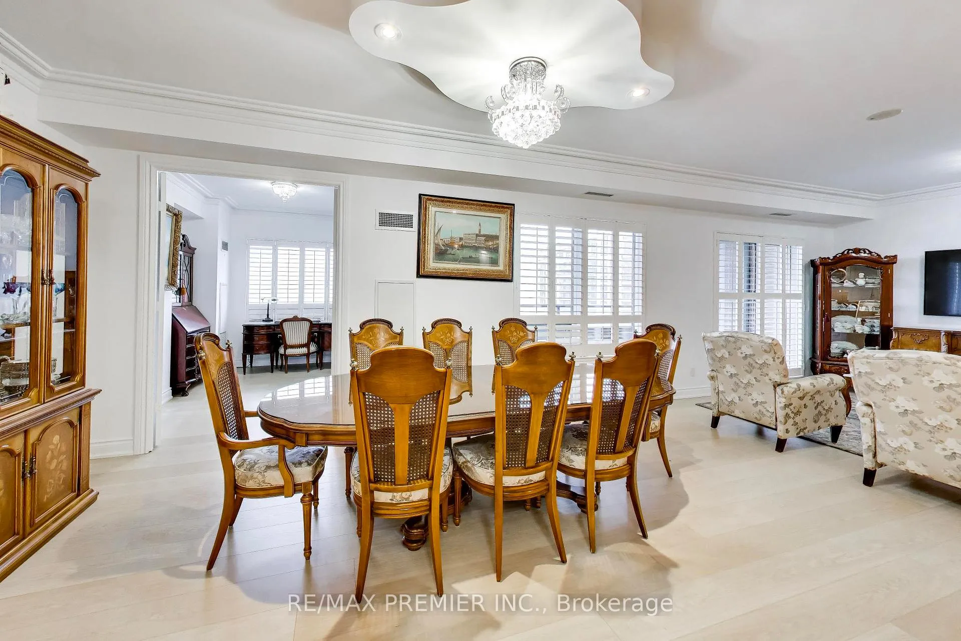 Photo 12 of Unit 1106, 9245 Jane Street, Vaughan, Maple — HOMEH