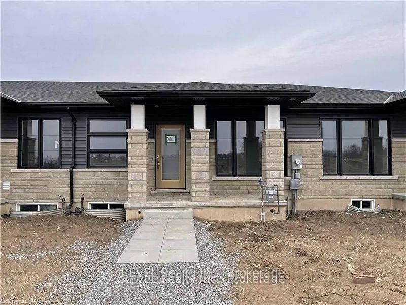 Photo 2 of 86 Summersides Boulevard, Pelham, Fonthill — HOMEH