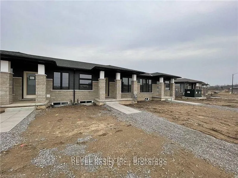 Photo 3 of 86 Summersides Boulevard, Pelham, Fonthill — HOMEH
