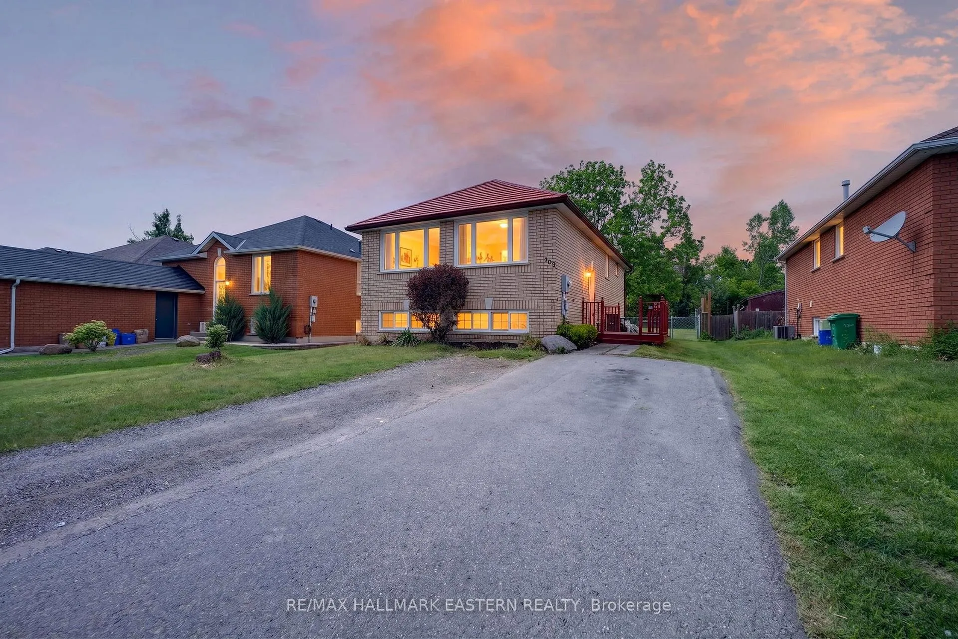 Photo 1 of 168 Towerhill Road N, Peterborough, Northcrest Ward 5 — HOMEH