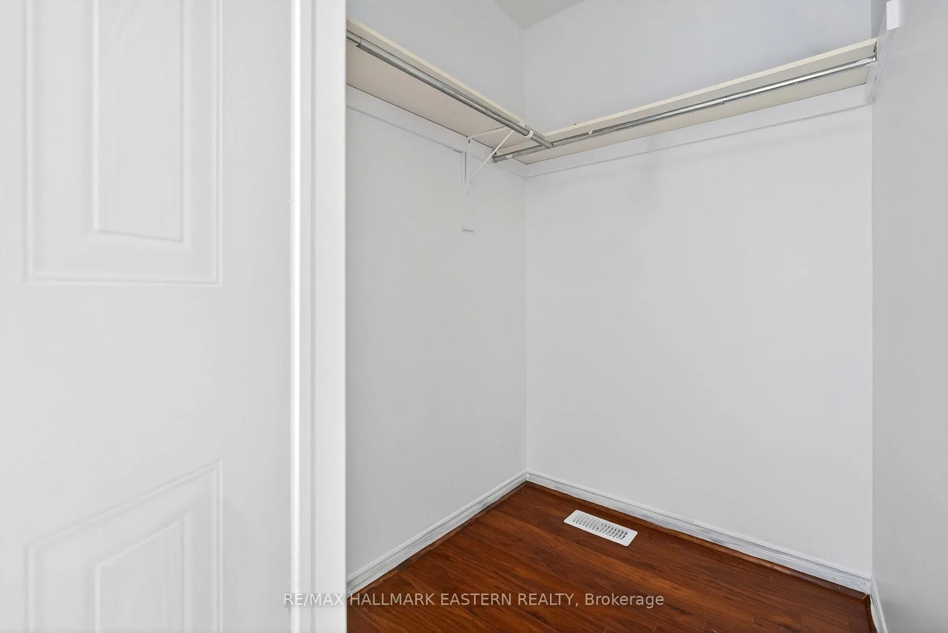 Photo 16 of 168 Towerhill Road N, Peterborough, Northcrest Ward 5 — HOMEH