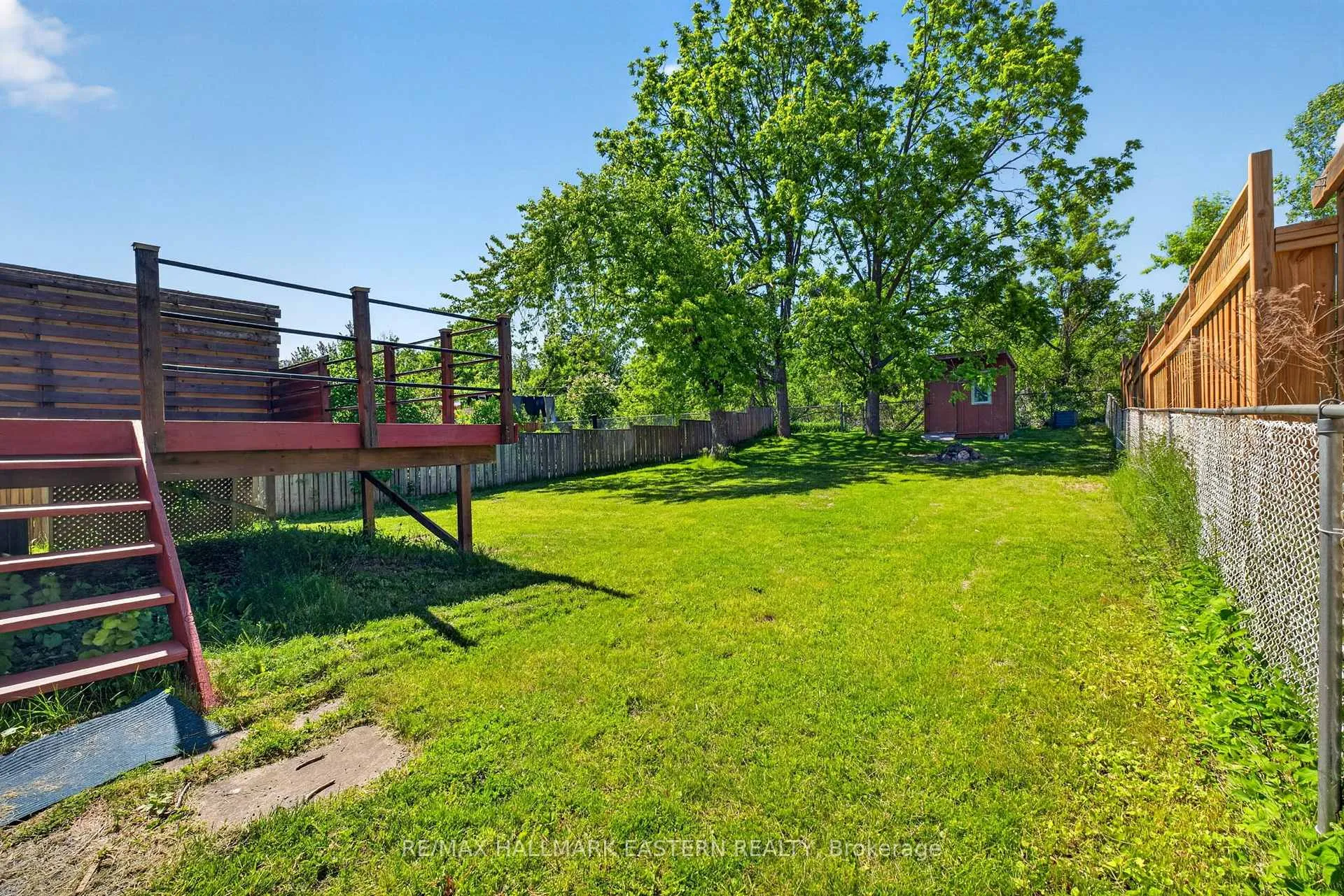 Photo 23 of 168 Towerhill Road N, Peterborough, Northcrest Ward 5 — HOMEH
