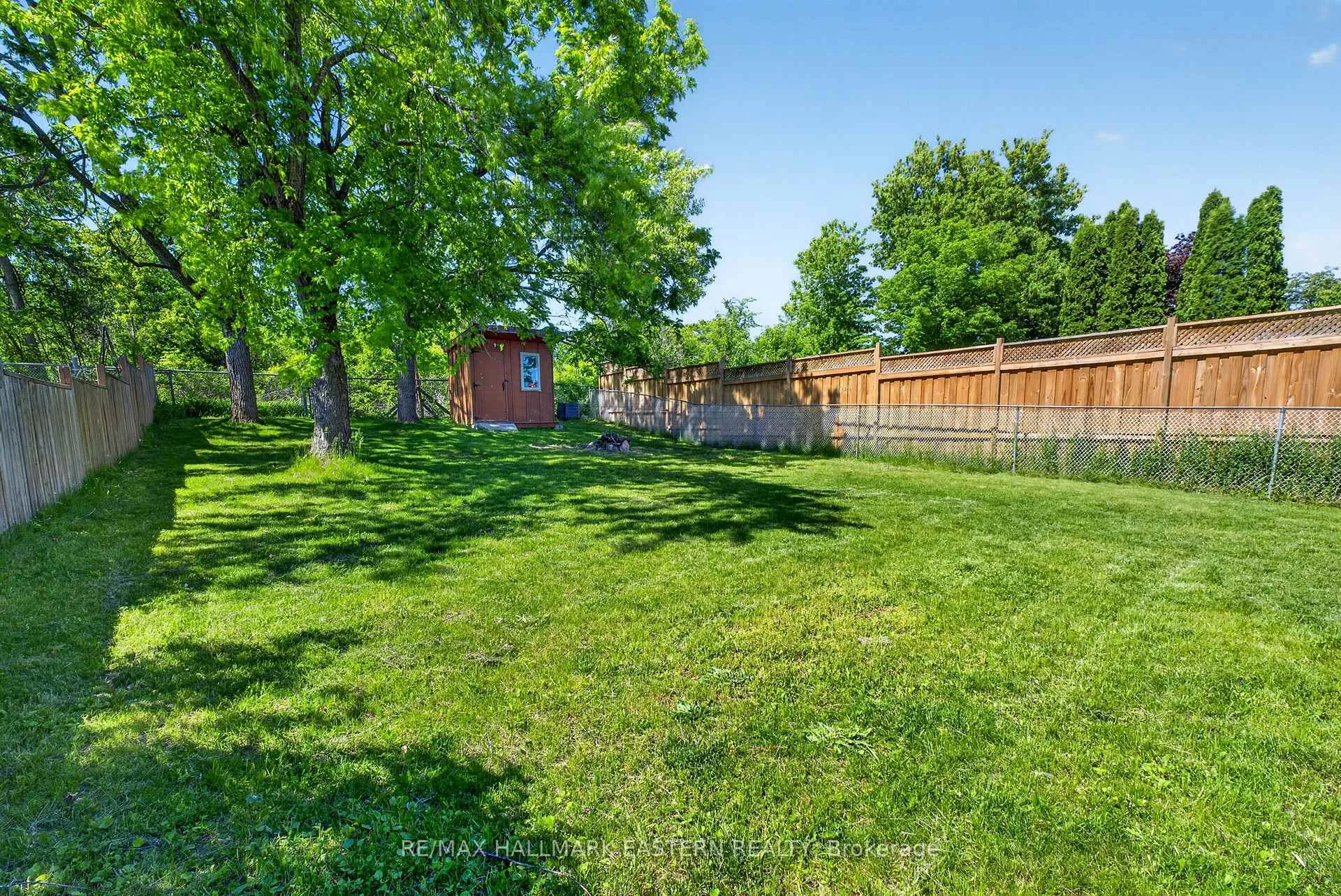 Photo 24 of 168 Towerhill Road N, Peterborough, Northcrest Ward 5 — HOMEH
