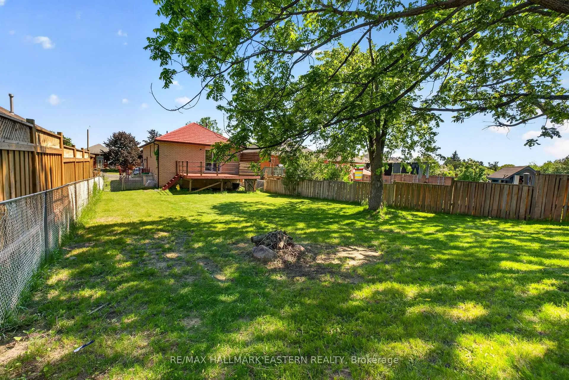Photo 25 of 168 Towerhill Road N, Peterborough, Northcrest Ward 5 — HOMEH