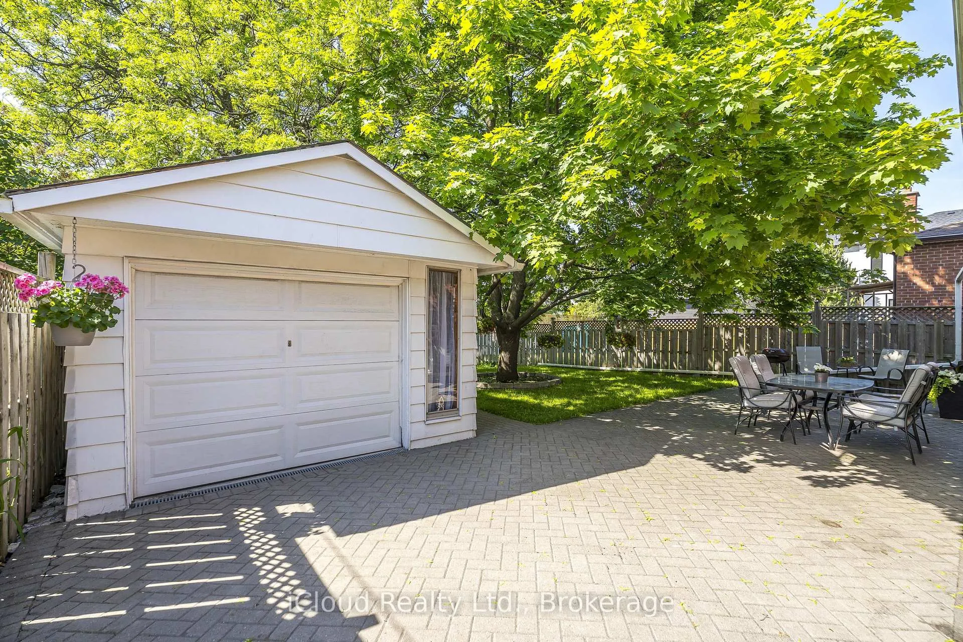 Photo 3 of 127 Silverhill Drive, Etobicoke, Islington-City Centre West — HOMEH