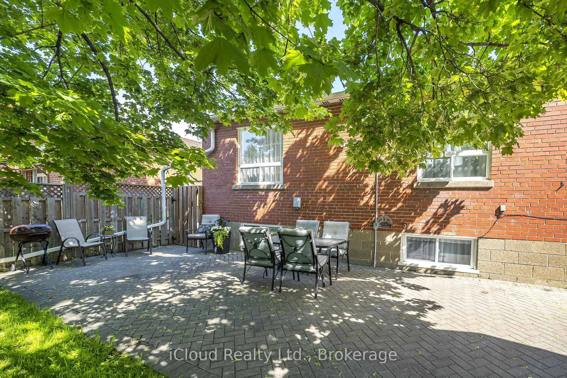 Photo 4 of 127 Silverhill Drive, Etobicoke, Islington-City Centre West — HOMEH