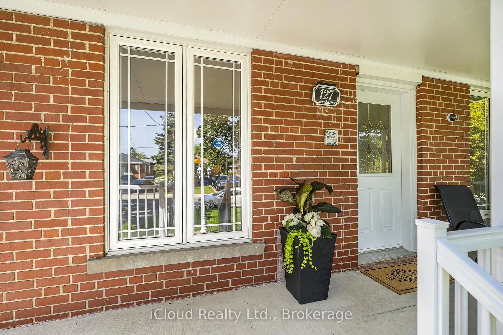 Photo 5 of 127 Silverhill Drive, Etobicoke, Islington-City Centre West — HOMEH