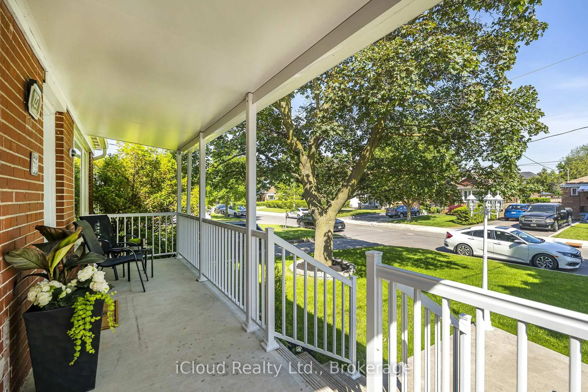 Photo 7 of 127 Silverhill Drive, Etobicoke, Islington-City Centre West — HOMEH
