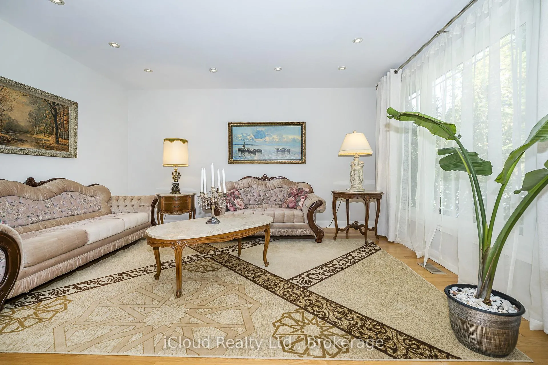 Photo 8 of 127 Silverhill Drive, Etobicoke, Islington-City Centre West — HOMEH