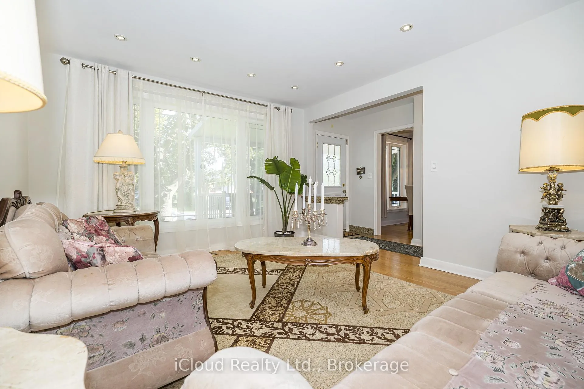 Photo 9 of 127 Silverhill Drive, Etobicoke, Islington-City Centre West — HOMEH