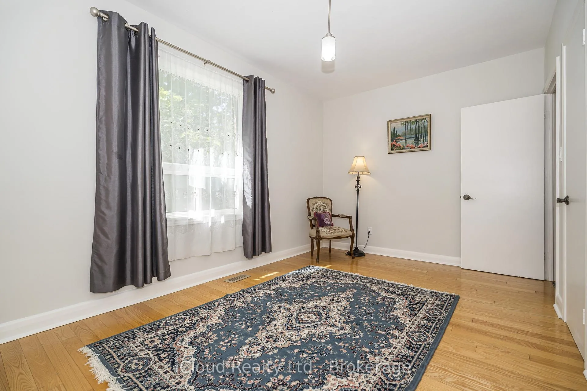 Photo 14 of 127 Silverhill Drive, Etobicoke, Islington-City Centre West — HOMEH