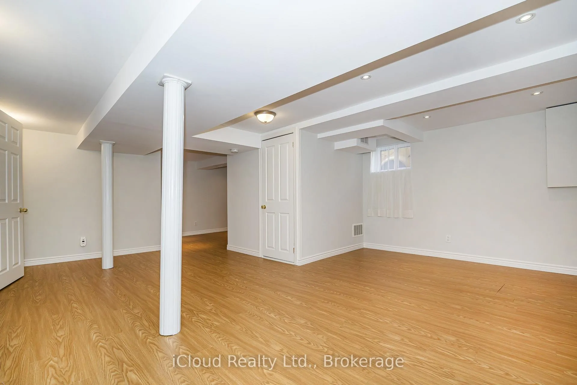 Photo 20 of 127 Silverhill Drive, Etobicoke, Islington-City Centre West — HOMEH