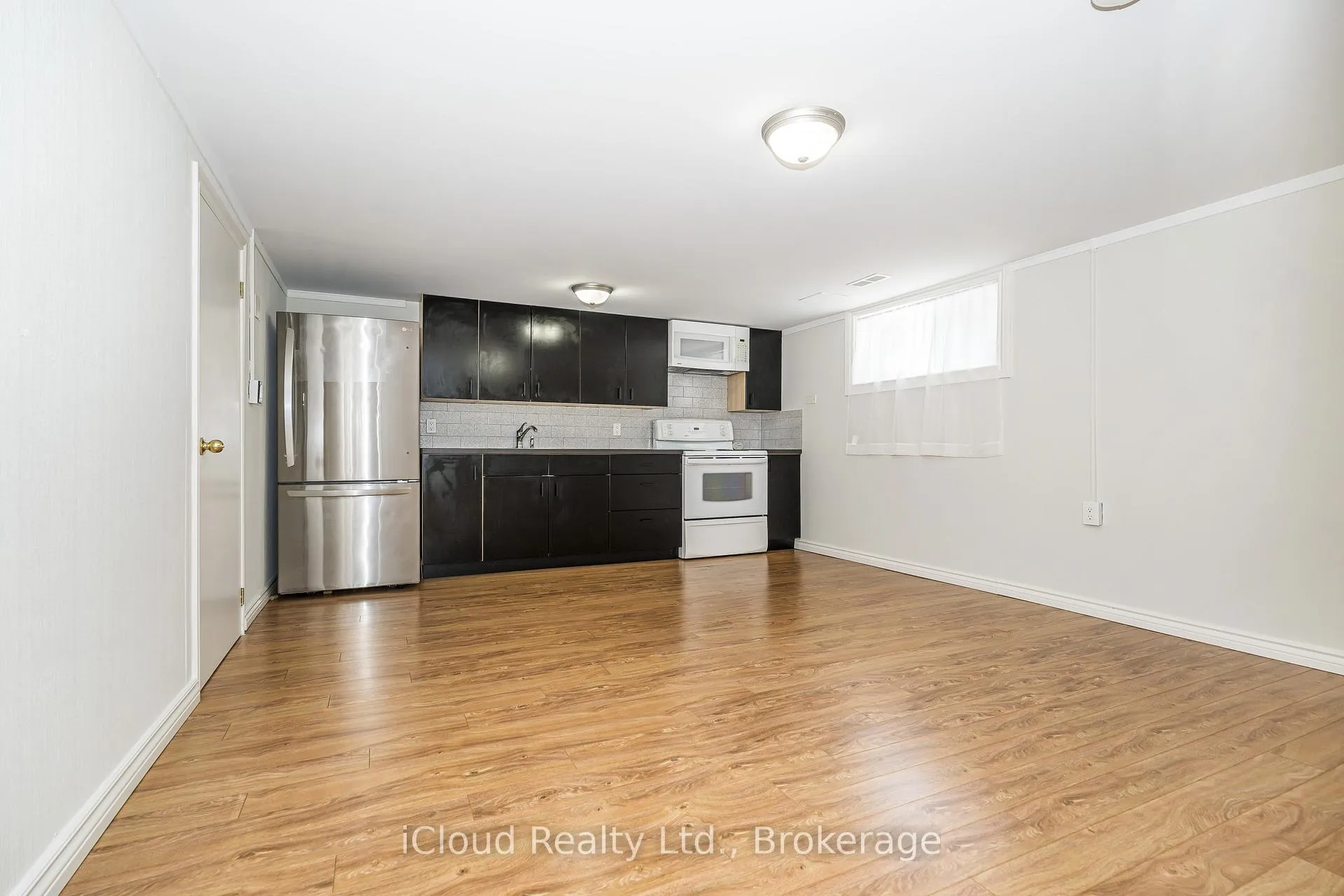 Photo 24 of 127 Silverhill Drive, Etobicoke, Islington-City Centre West — HOMEH