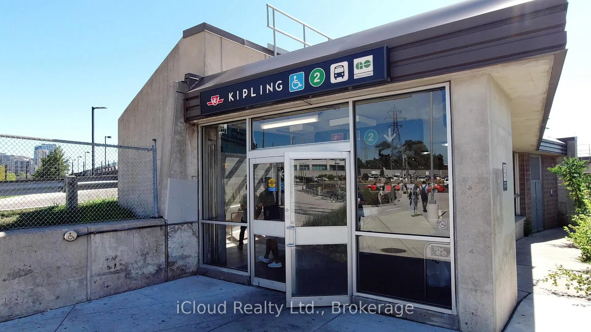 Photo 30 of 127 Silverhill Drive, Etobicoke, Islington-City Centre West — HOMEH
