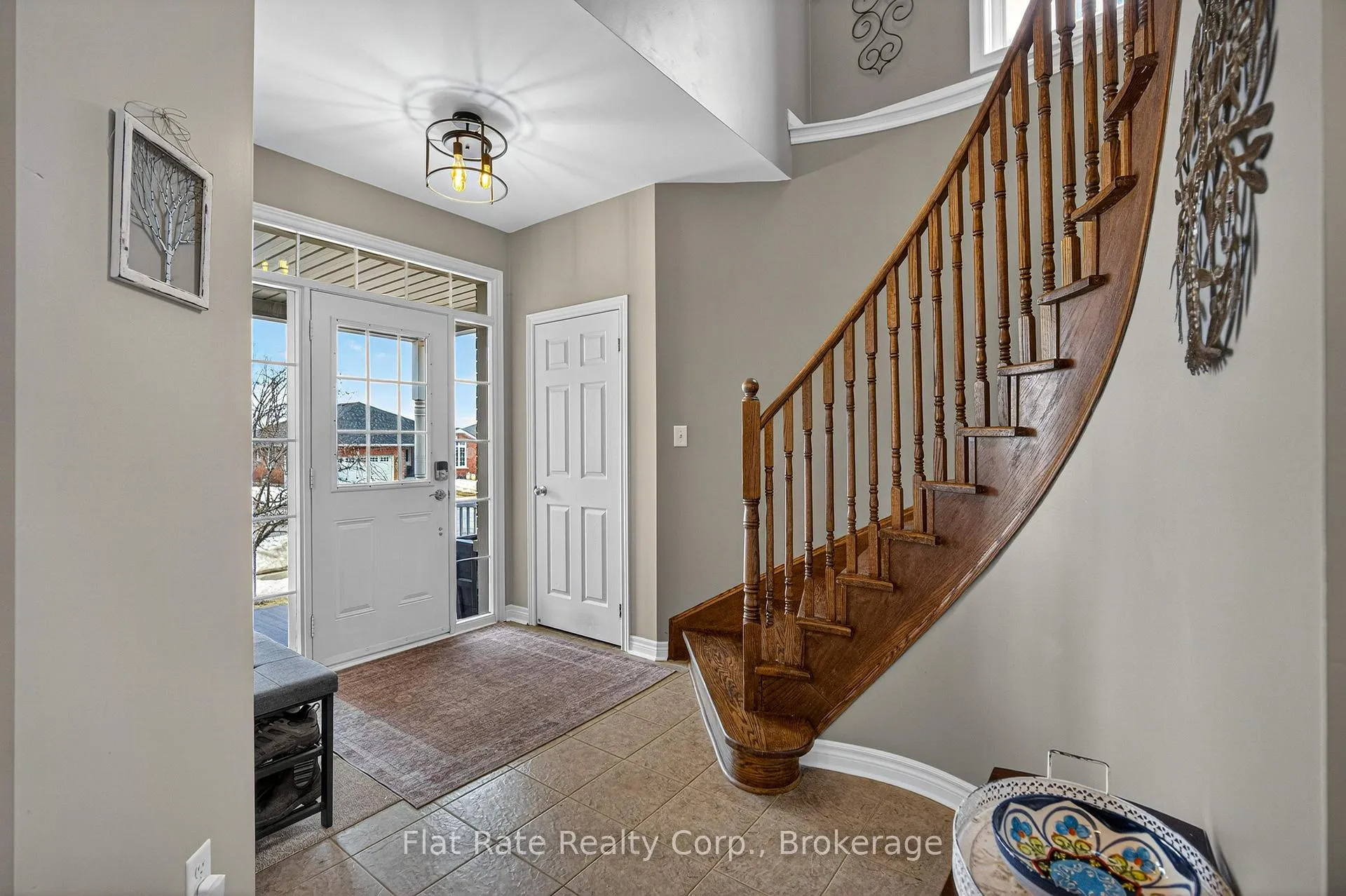 Photo 5 of 1570 Scollard Crescent, Peterborough, Ashburnham Ward 4 — HOMEH