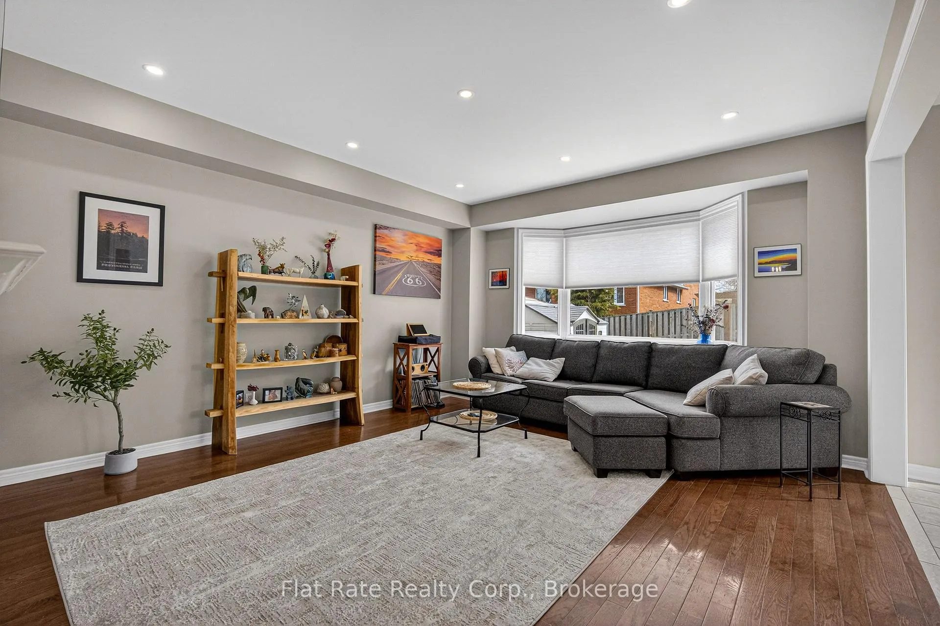 Photo 10 of 1570 Scollard Crescent, Peterborough, Ashburnham Ward 4 — HOMEH