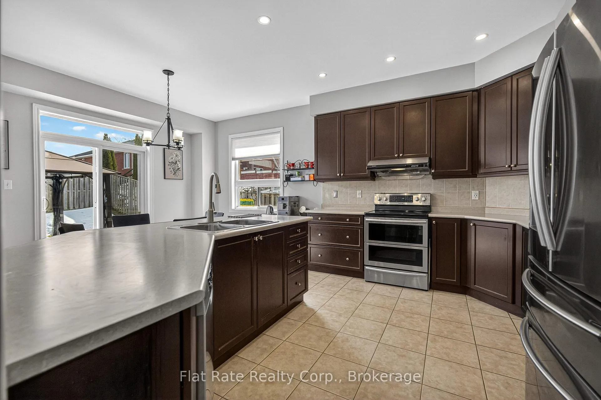 Photo 12 of 1570 Scollard Crescent, Peterborough, Ashburnham Ward 4 — HOMEH