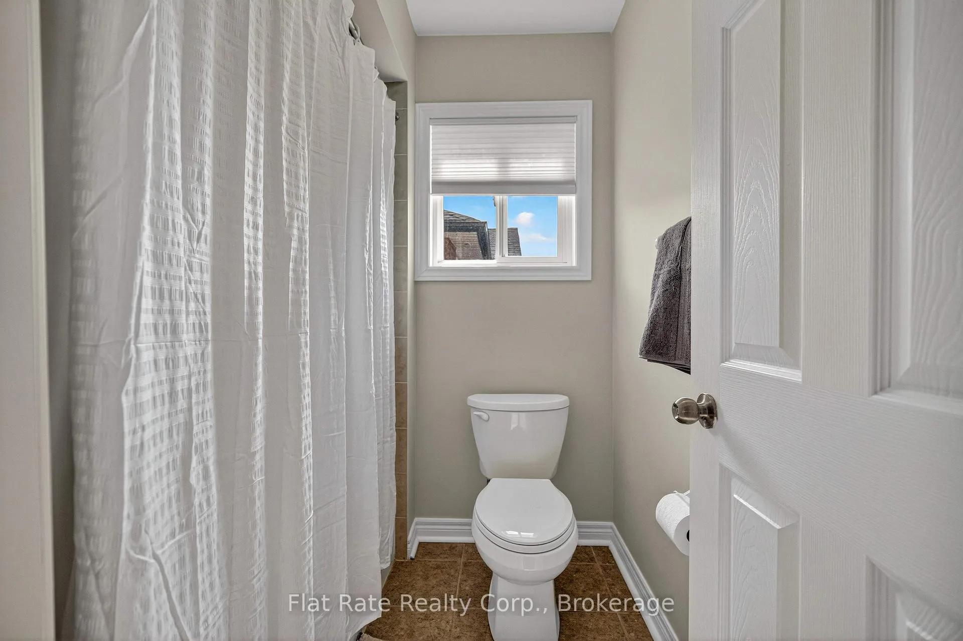 Photo 30 of 1570 Scollard Crescent, Peterborough, Ashburnham Ward 4 — HOMEH
