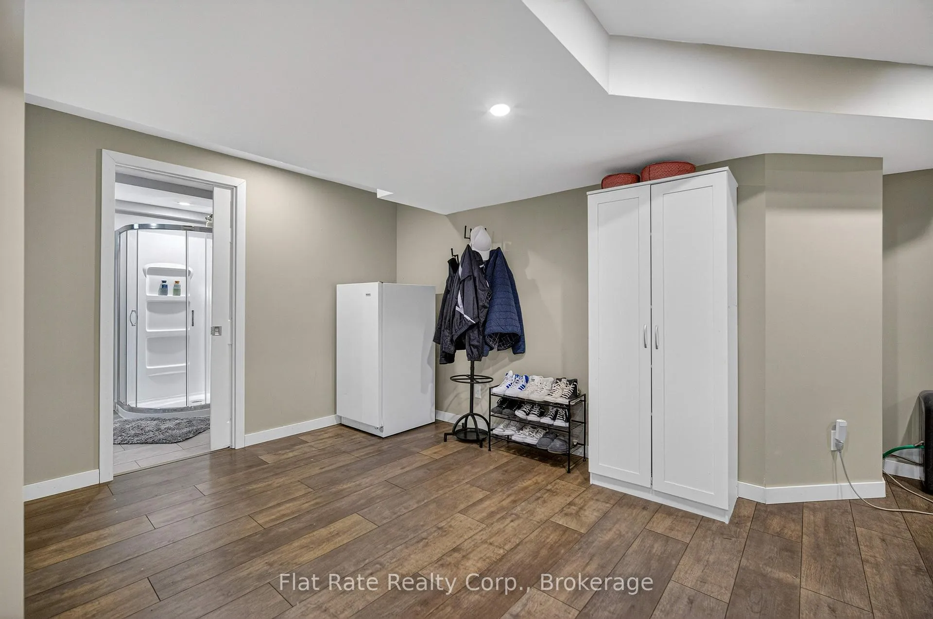 Photo 34 of 1570 Scollard Crescent, Peterborough, Ashburnham Ward 4 — HOMEH