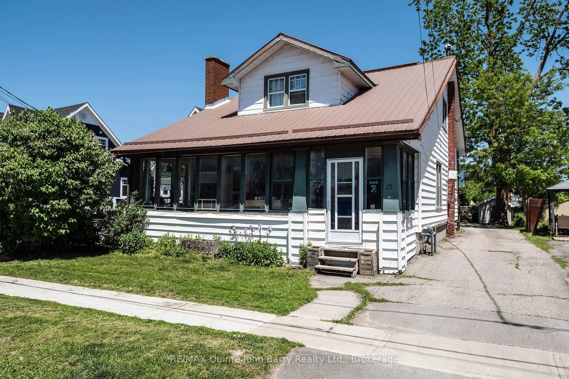 Photo 2 of 15 Mercia Street, Quinte West, Trenton Ward — HOMEH