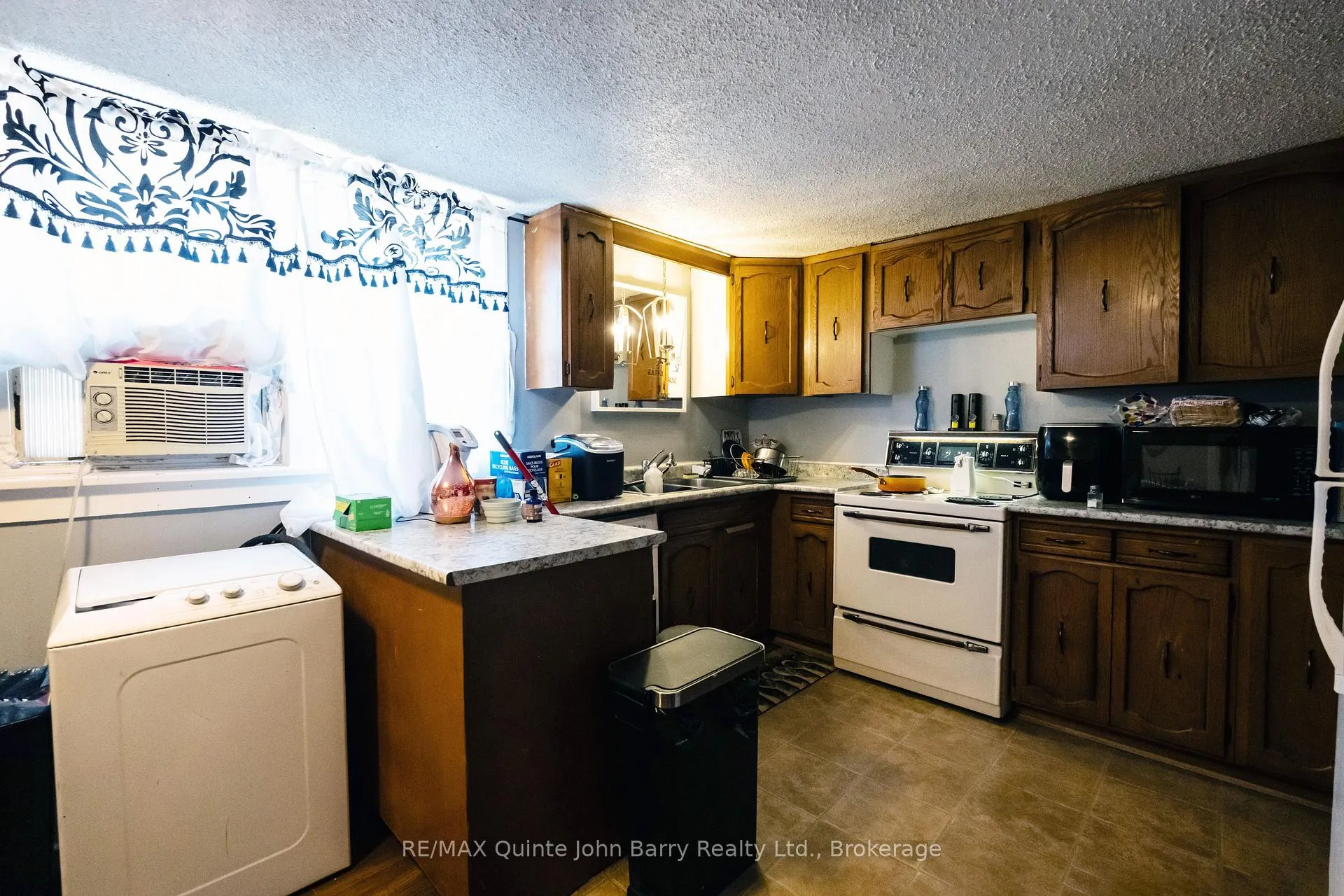 Photo 38 of 15 Mercia Street, Quinte West, Trenton Ward — HOMEH