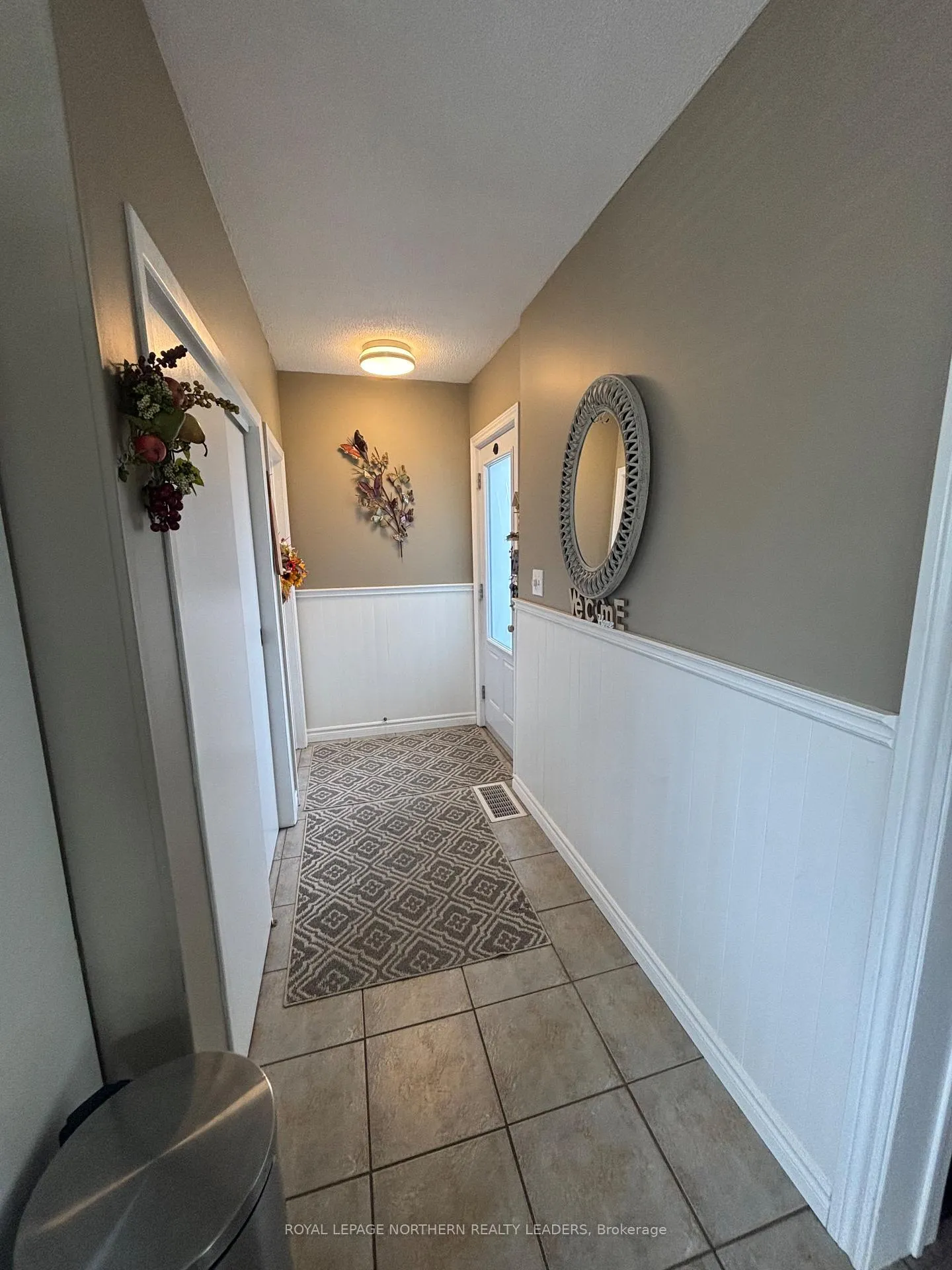 Photo 2 of 411 Tenth Avenue, Cochrane — HOMEH