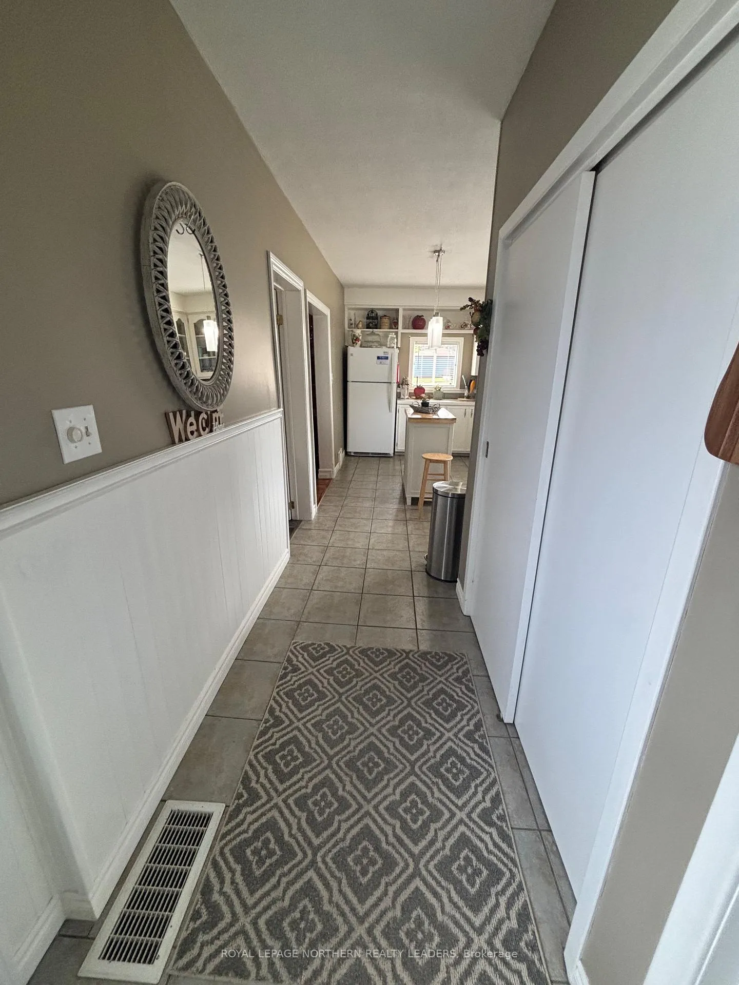 Photo 3 of 411 Tenth Avenue, Cochrane — HOMEH