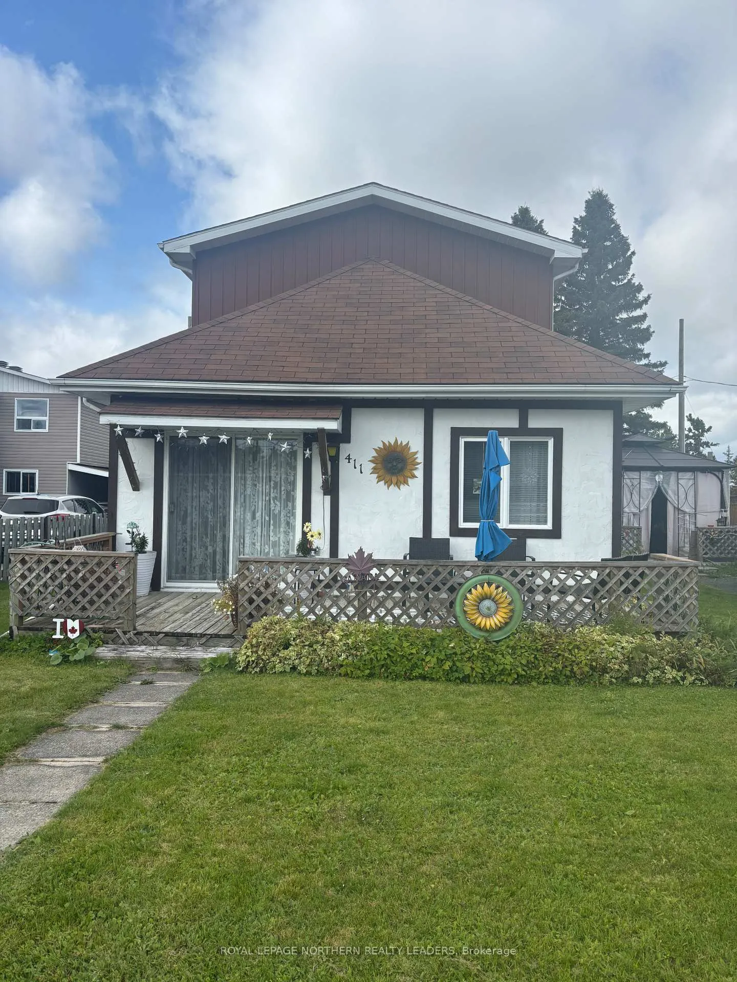 Photo 20 of 411 Tenth Avenue, Cochrane — HOMEH