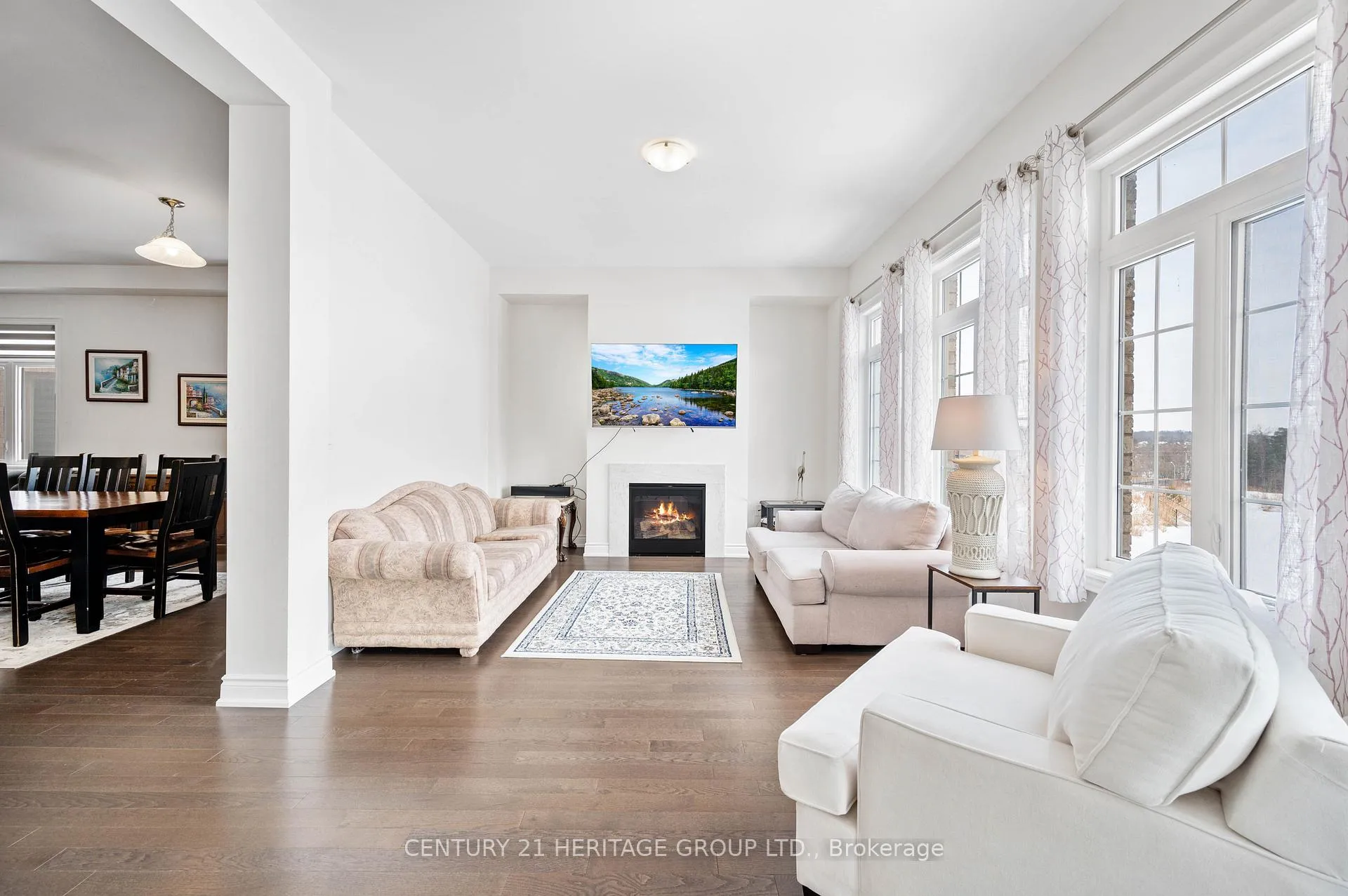 Photo 6 of 51 Hydrangea Hollow, East Gwillimbury, Holland Landing — HOMEH