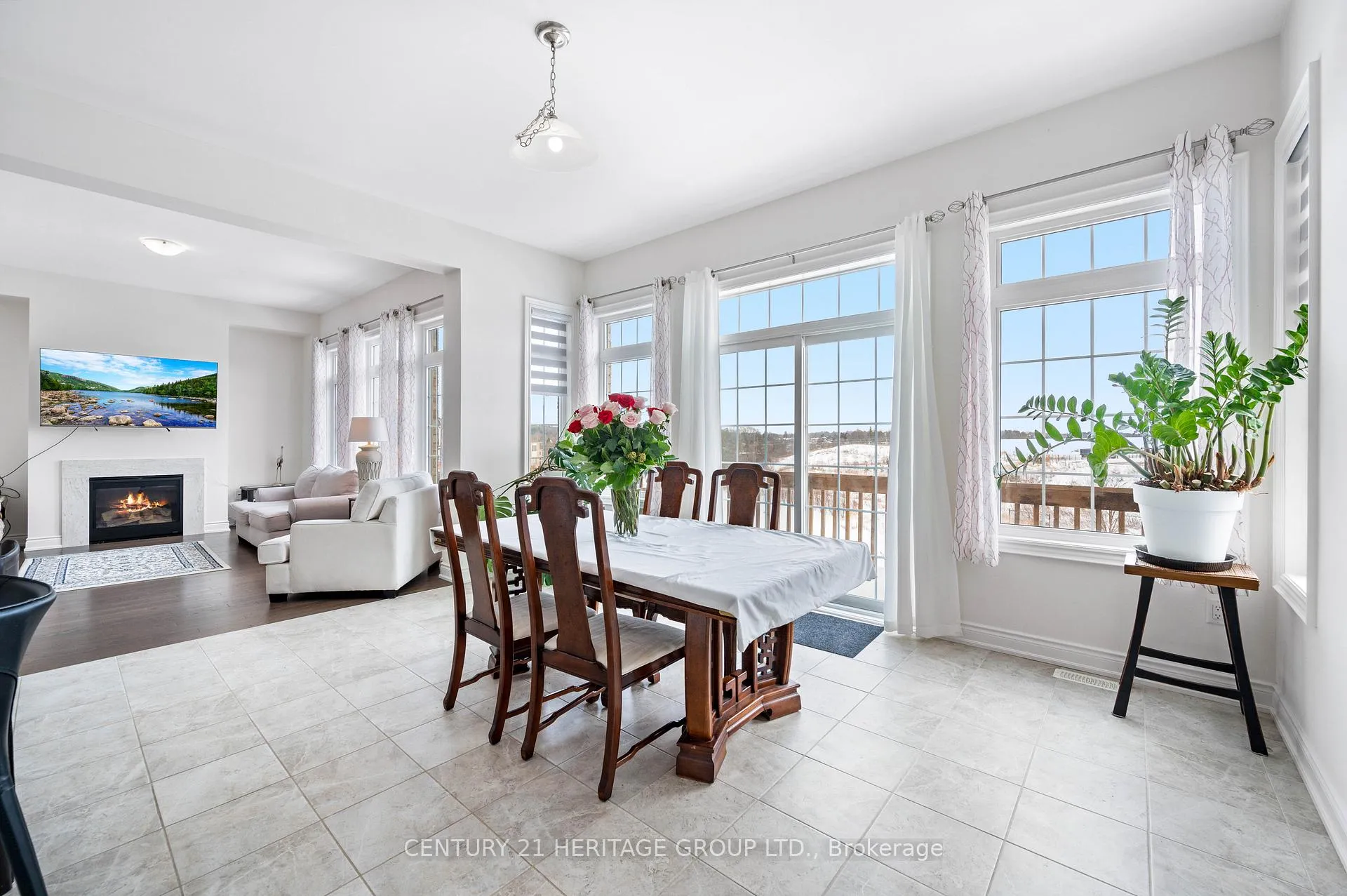 Photo 8 of 51 Hydrangea Hollow, East Gwillimbury, Holland Landing — HOMEH